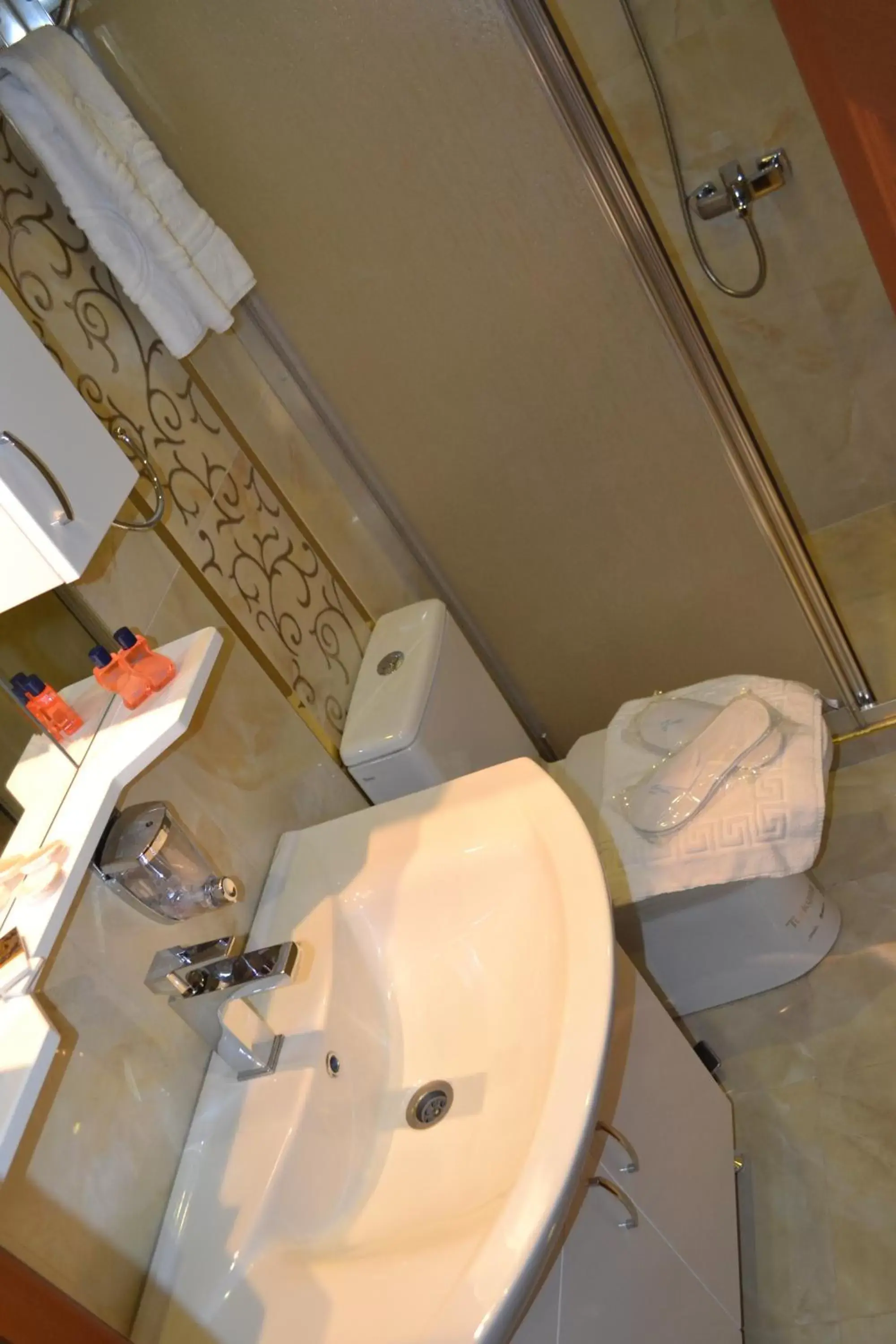 Shower, Bathroom in Seven Days Hotel - İstanbul