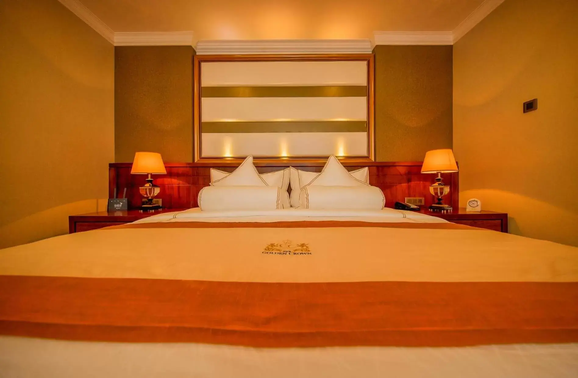 Bed in The Golden Crown Hotel