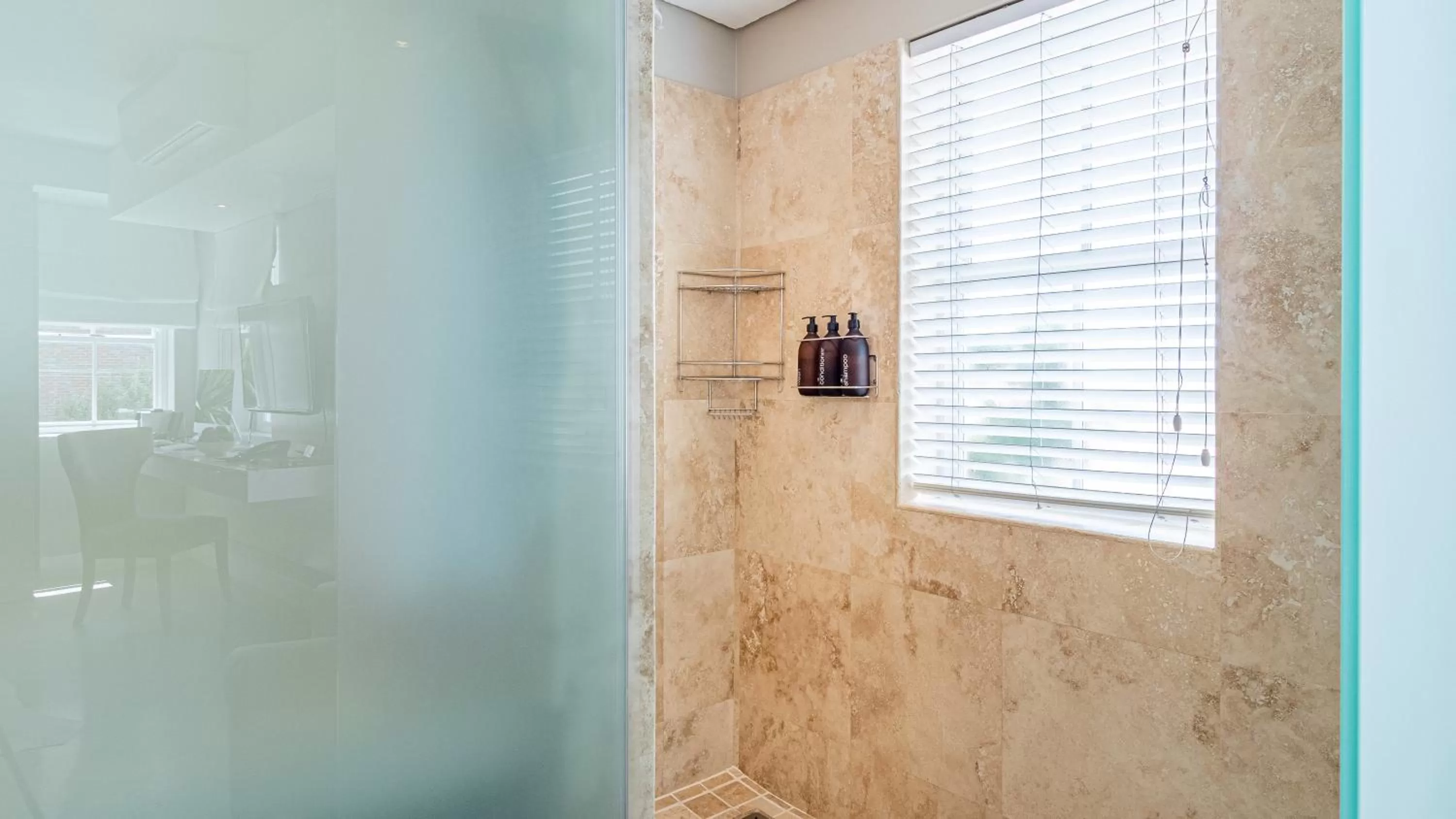 Shower in The Glen Boutique Hotel & Spa