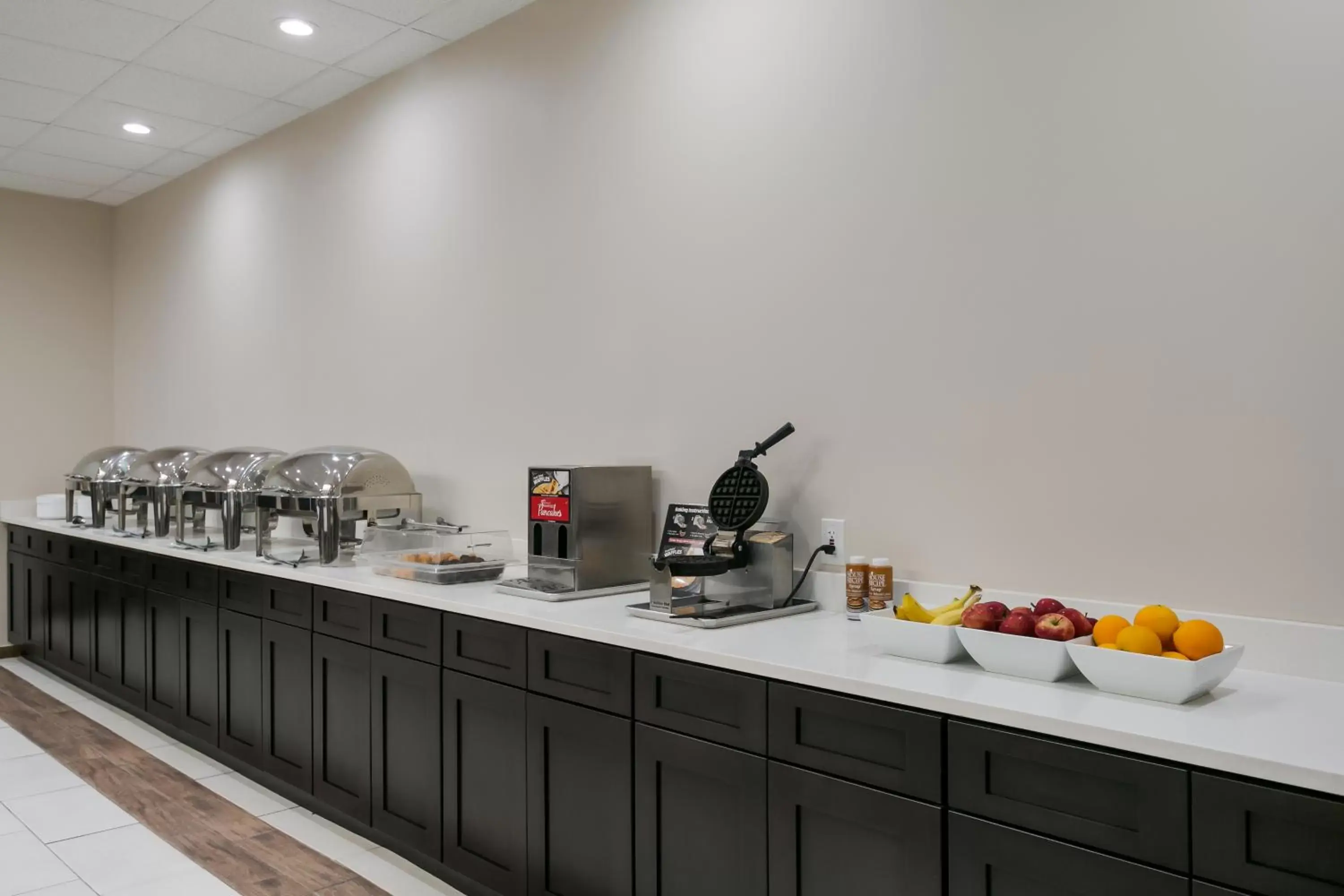 Breakfast in Eisenhower Hotel and Conference Center Breakfast in Eisenhower Hotel and Conference Center