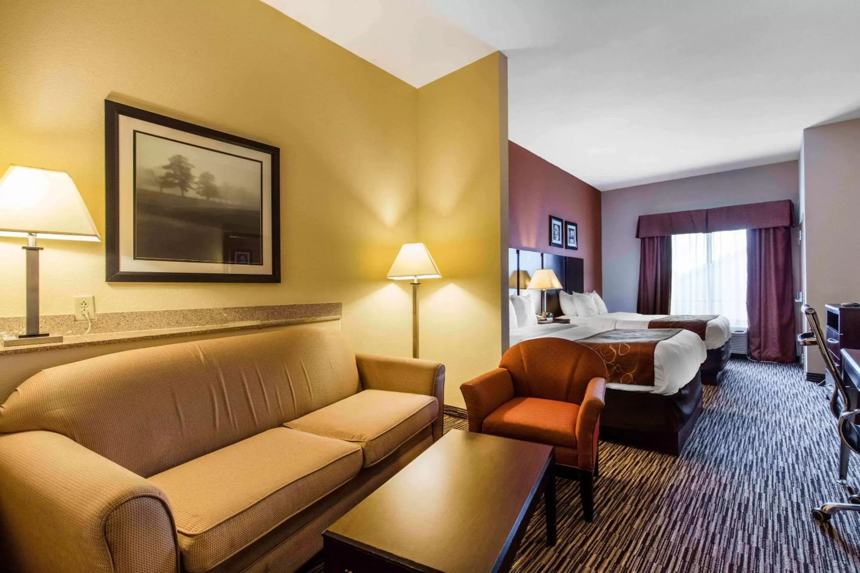 Photo of the whole room, Seating Area in Comfort Suites Murfreesboro