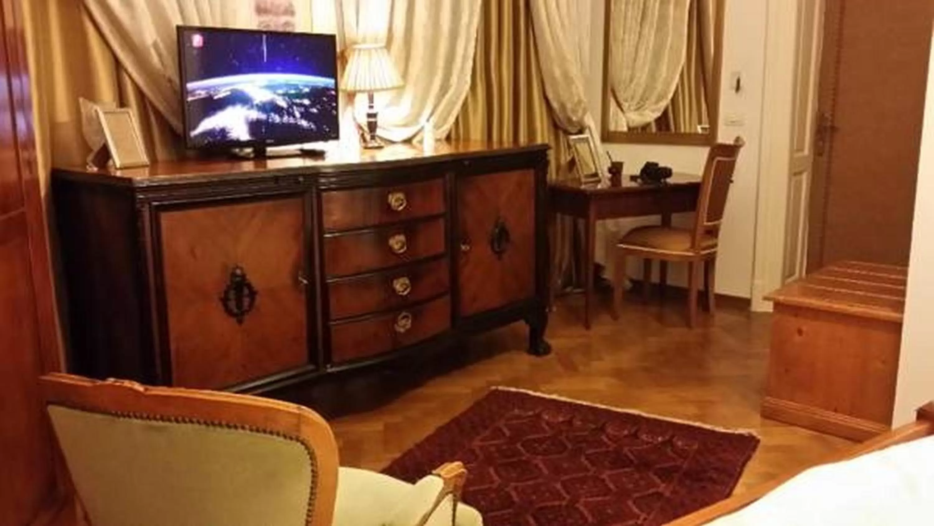 Grand Boutique Hotel