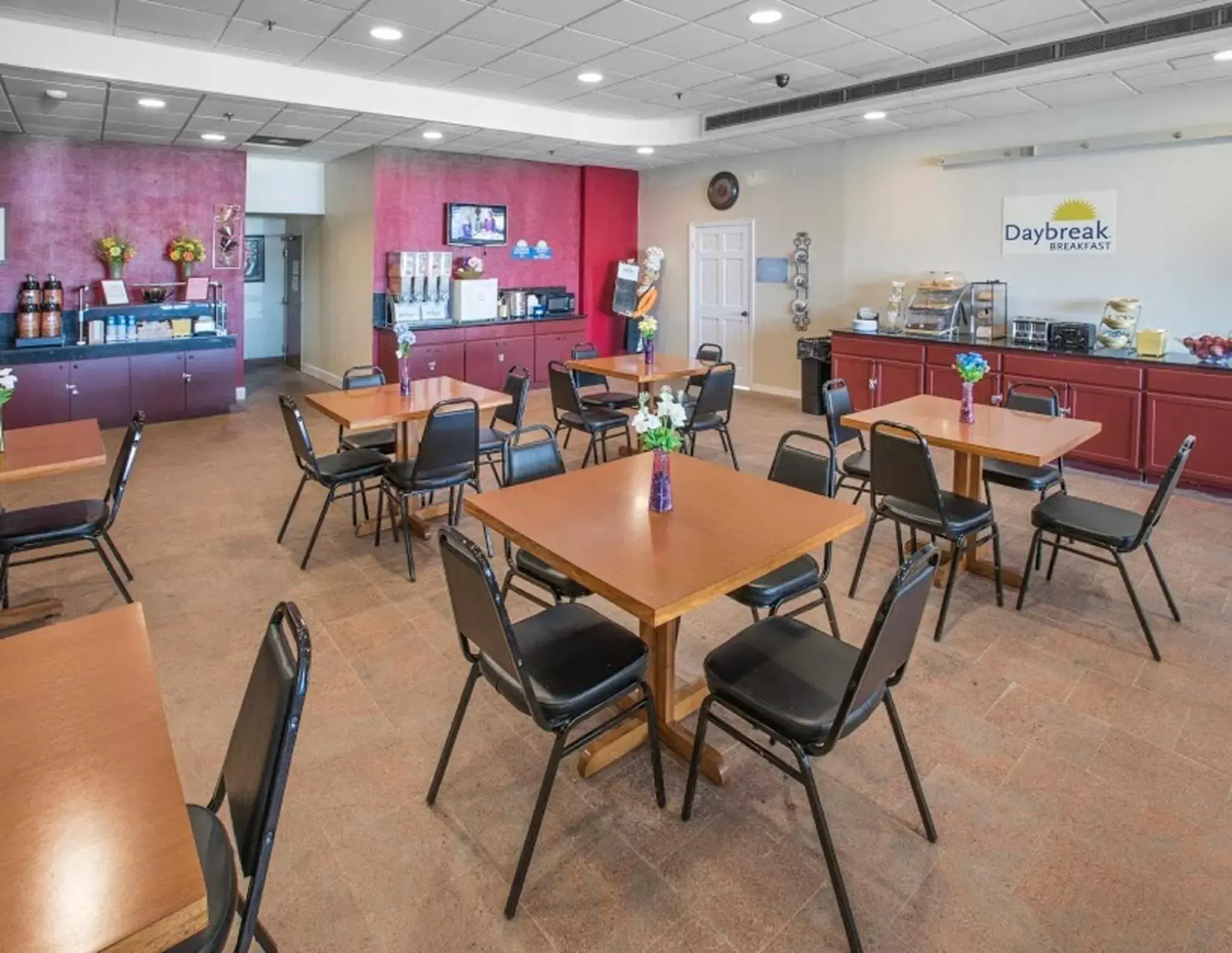 Breakfast, Restaurant/Places to Eat in Days Hotel by Wyndham Allentown Airport / Lehigh Valley