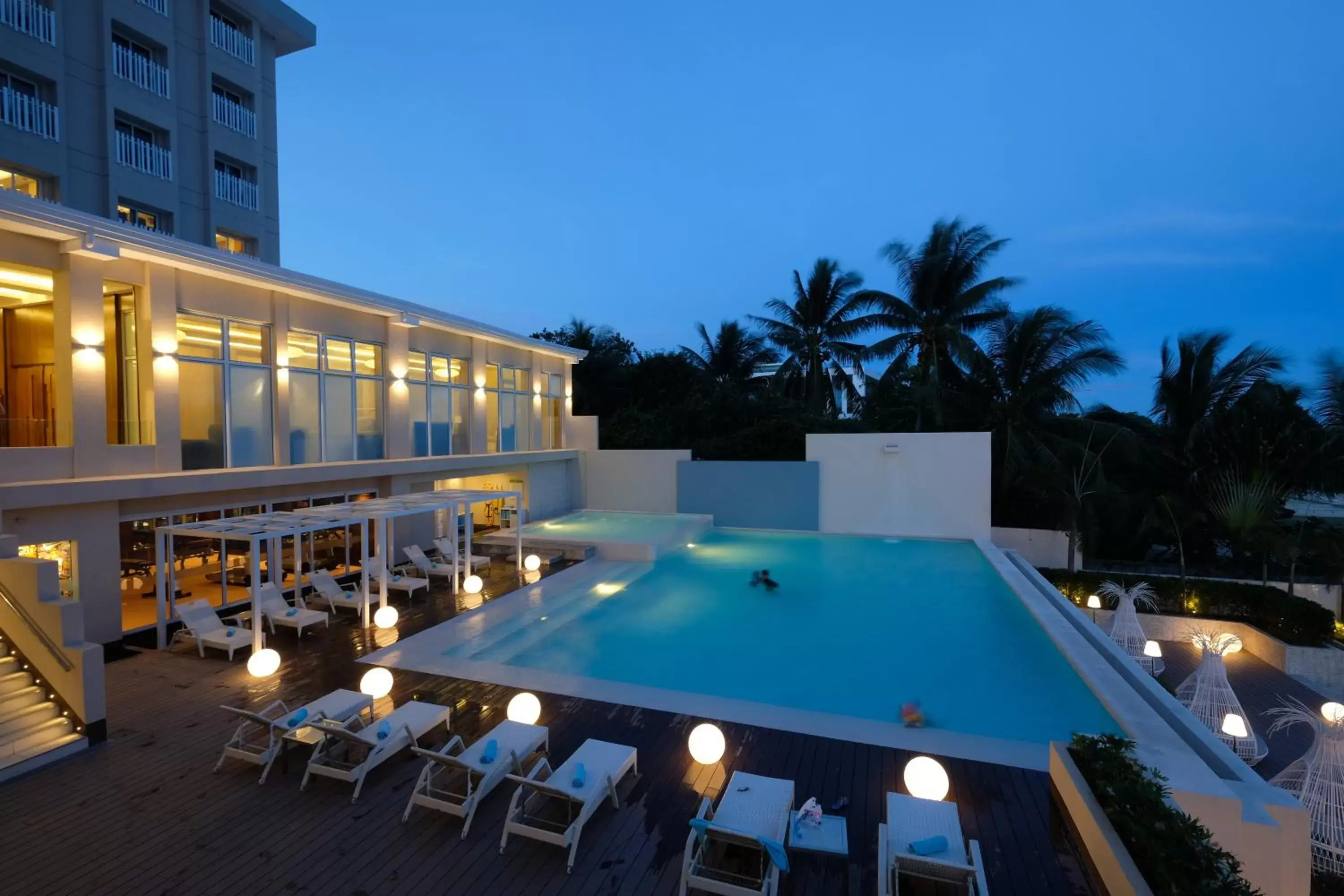 Swimming Pool in BE Resort Mactan