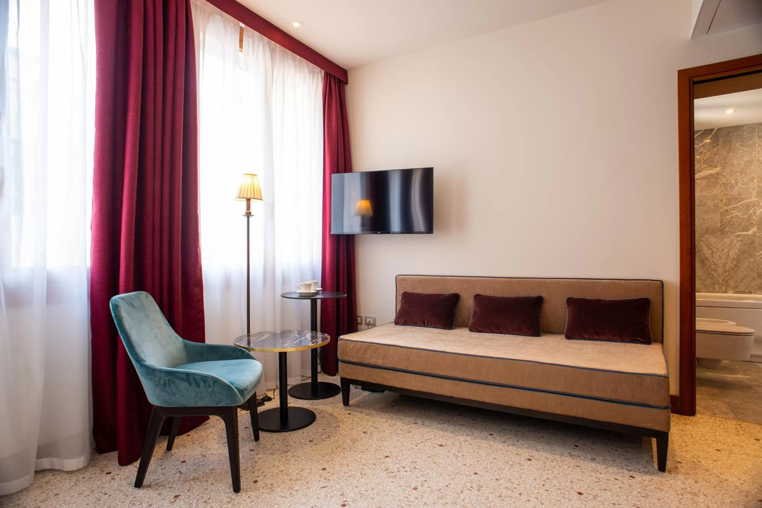 TV and multimedia, Bed in Palazzina Fortuny