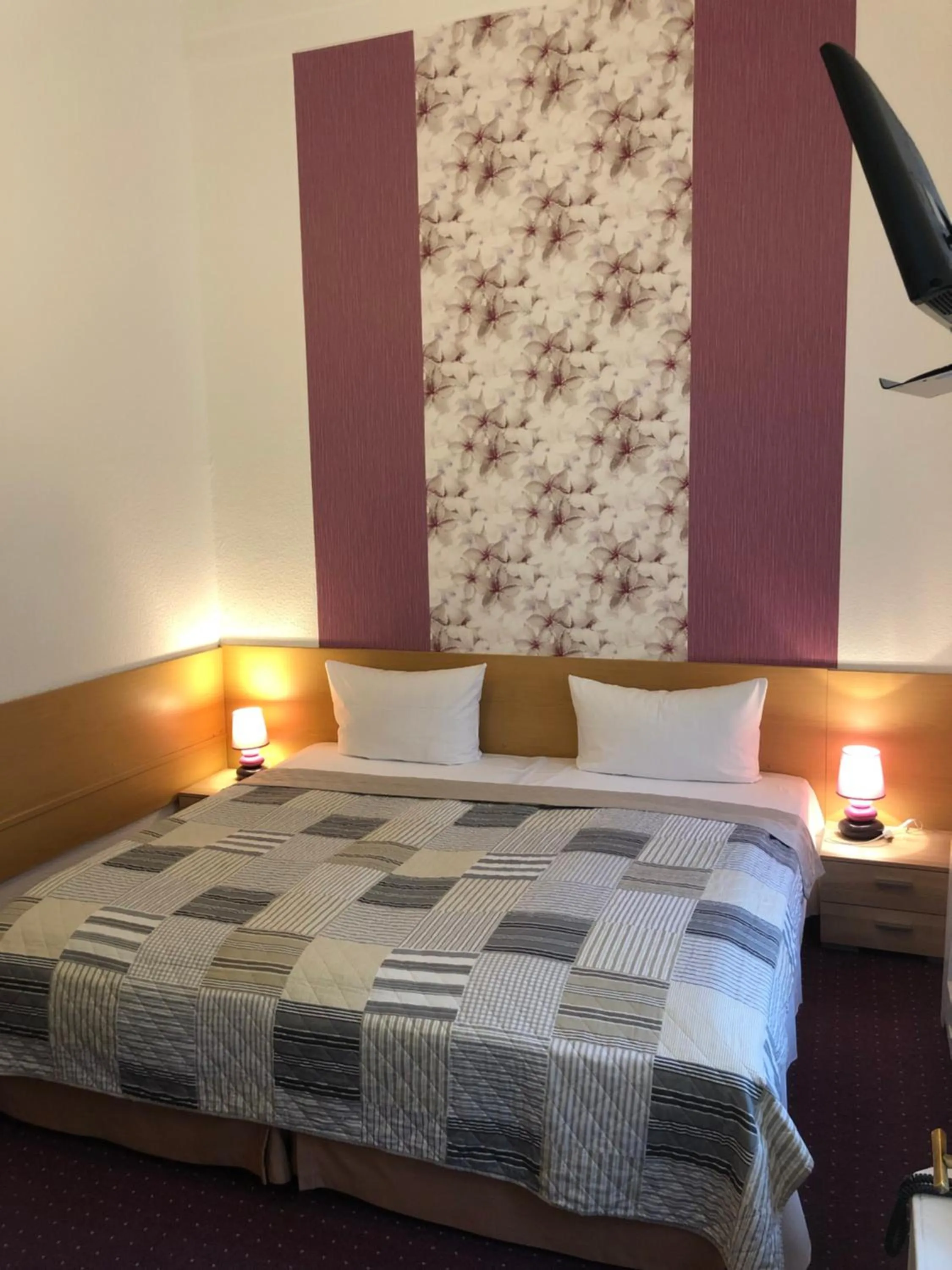 Photo of the whole room, Bed in Hotel Castell am Kurfürstendamm