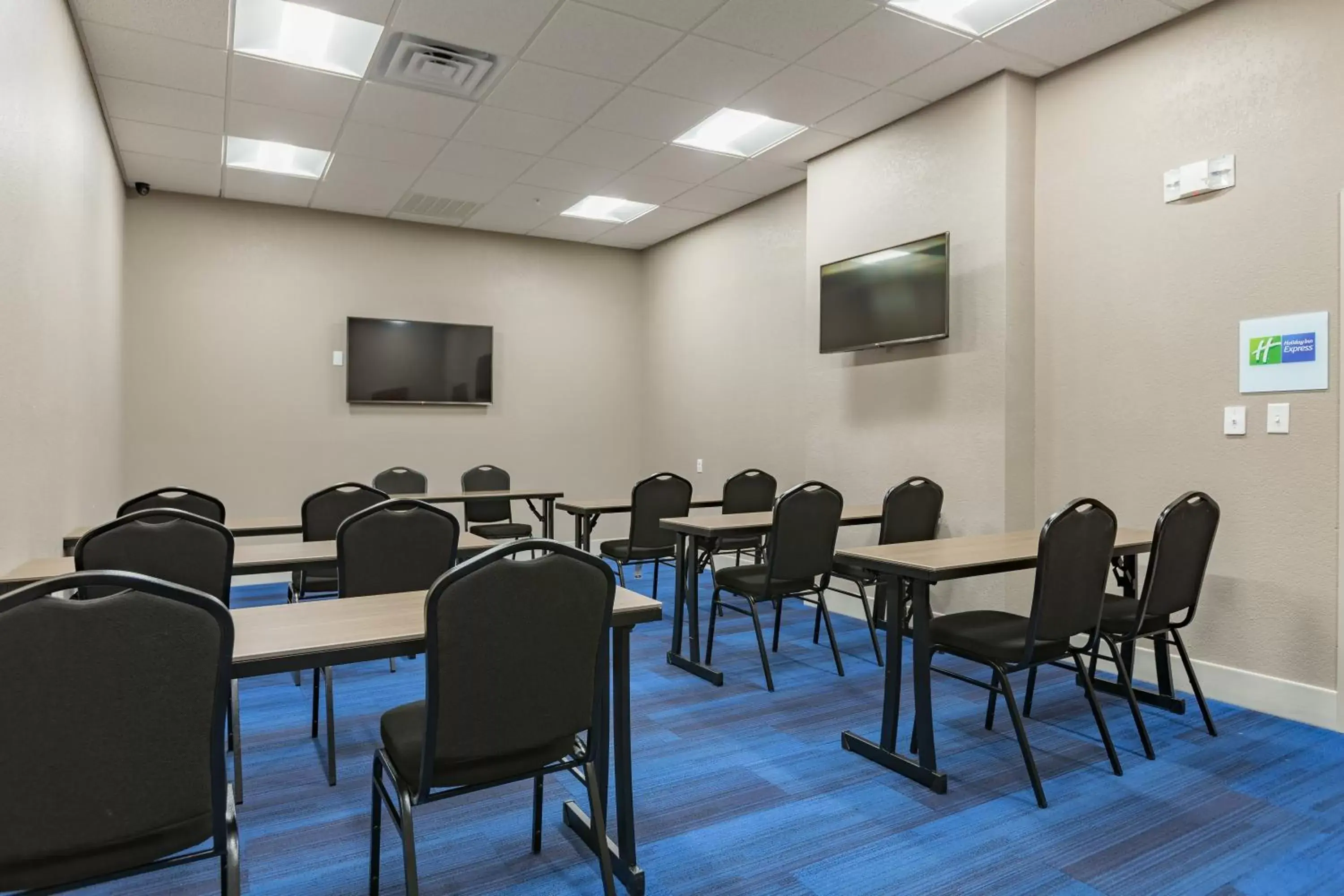 Meeting/conference room in Holiday Inn Express & Suites - San Marcos South, an IHG Hotel