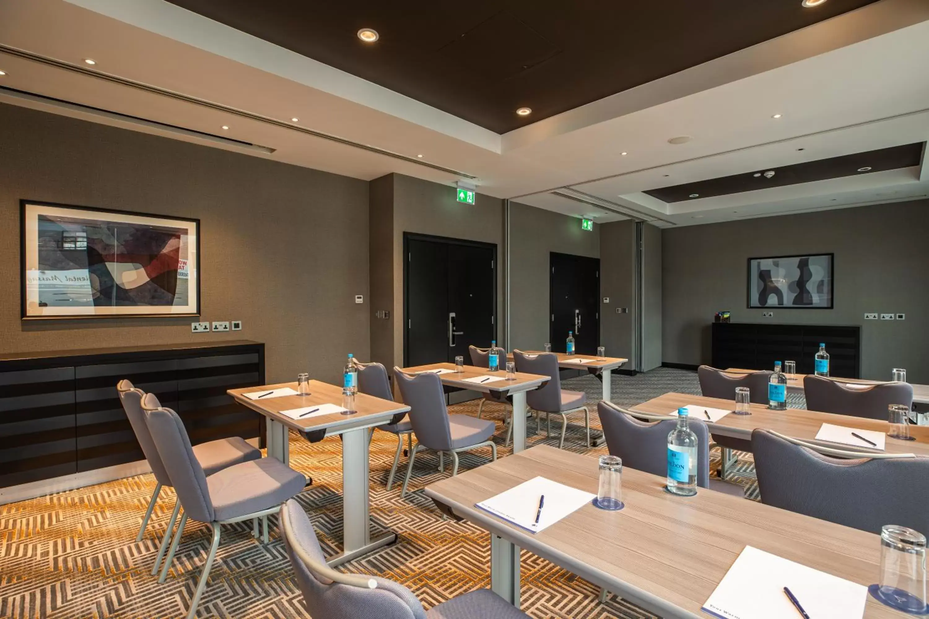 Meeting/conference room, Restaurant/Places to Eat in DoubleTree by Hilton Woking