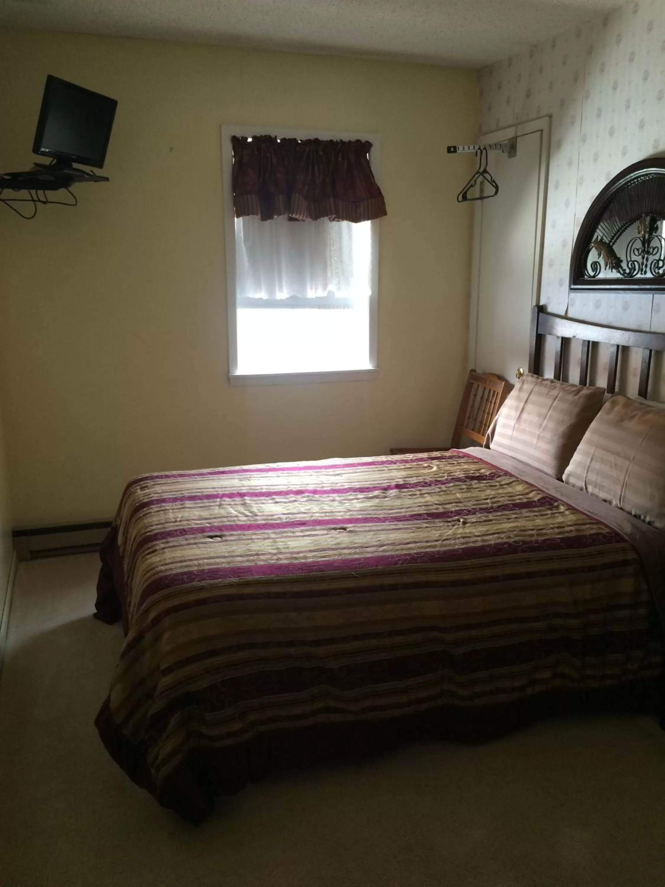 Bed in The Courtland Hotel & Spa