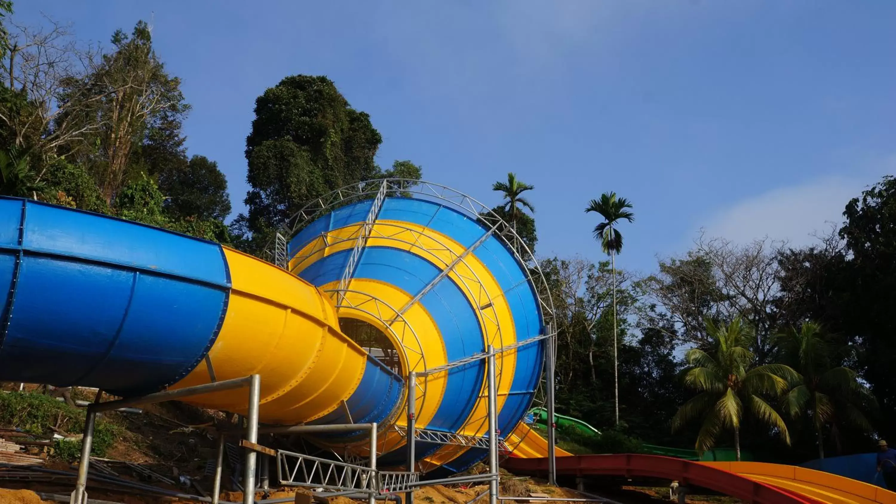 Aqua park, Water Park in Bukit Merah Laketown Resort