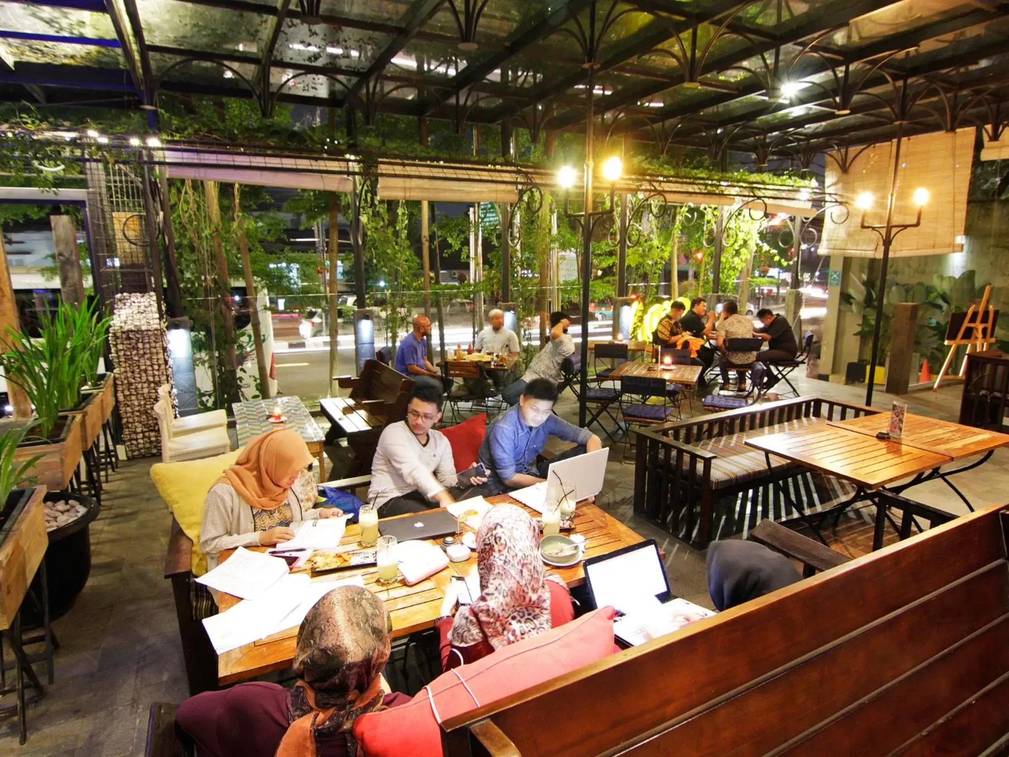 Restaurant/Places to Eat in THE 1O1 Bandung Dago