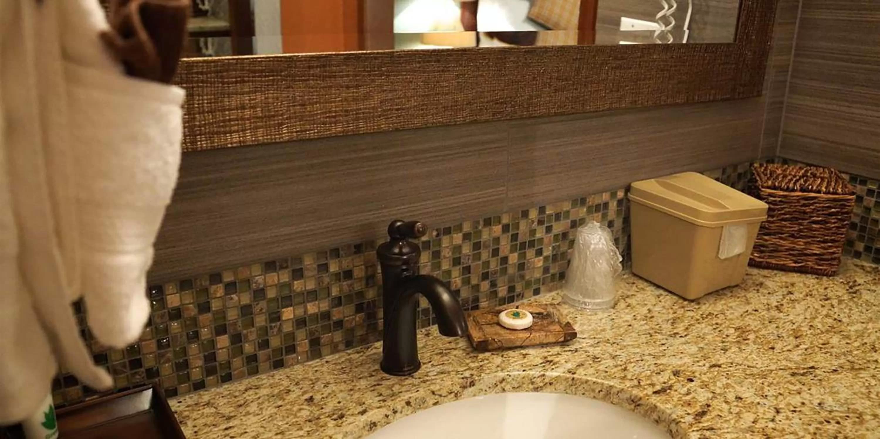 Bathroom in Mountain View Lodge