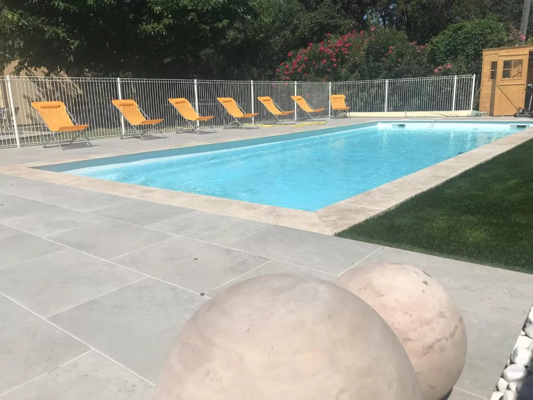 Swimming Pool in Brit Hotel Salon de Provence