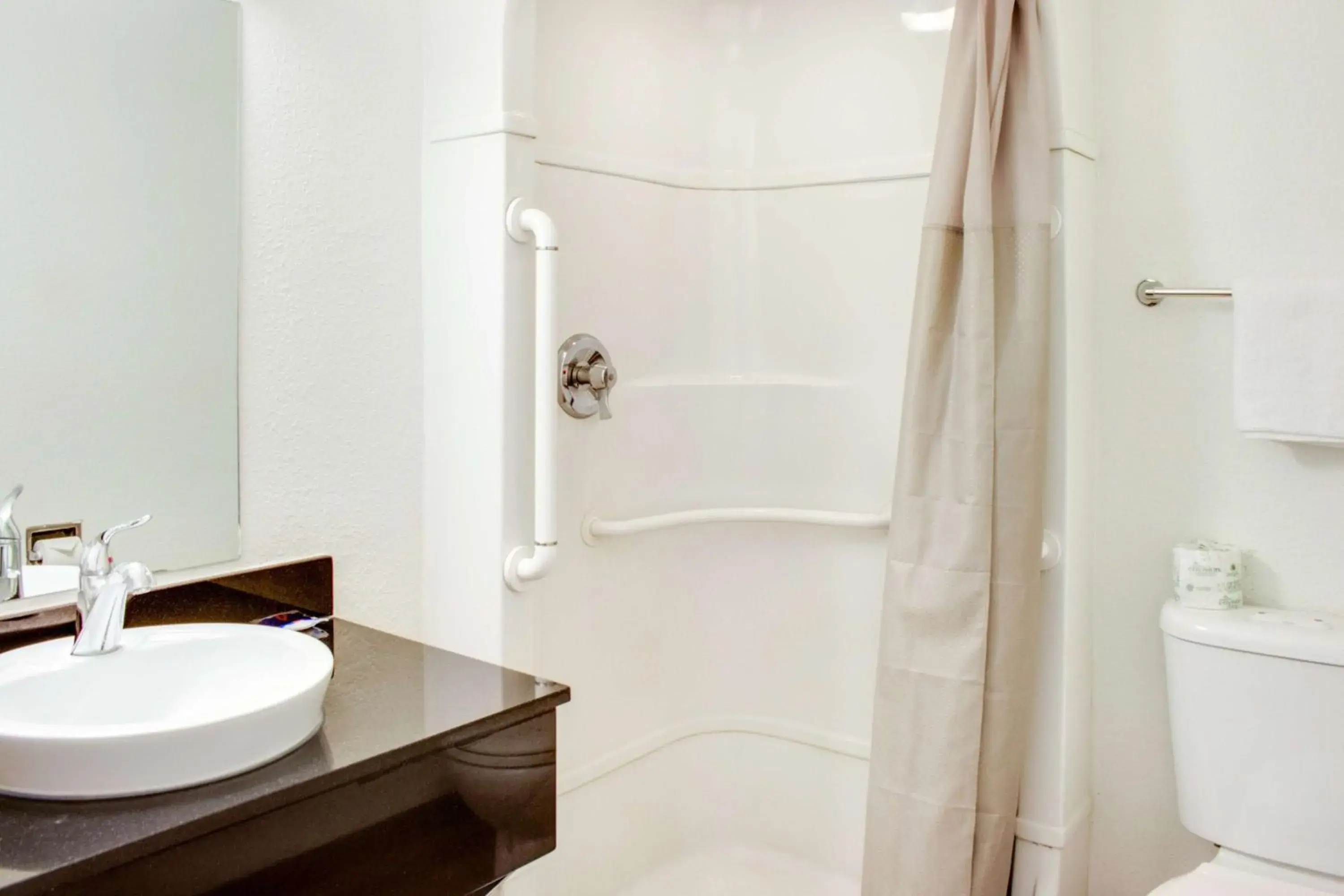 Shower, Bathroom in Motel 6-Bakersfield, CA - South