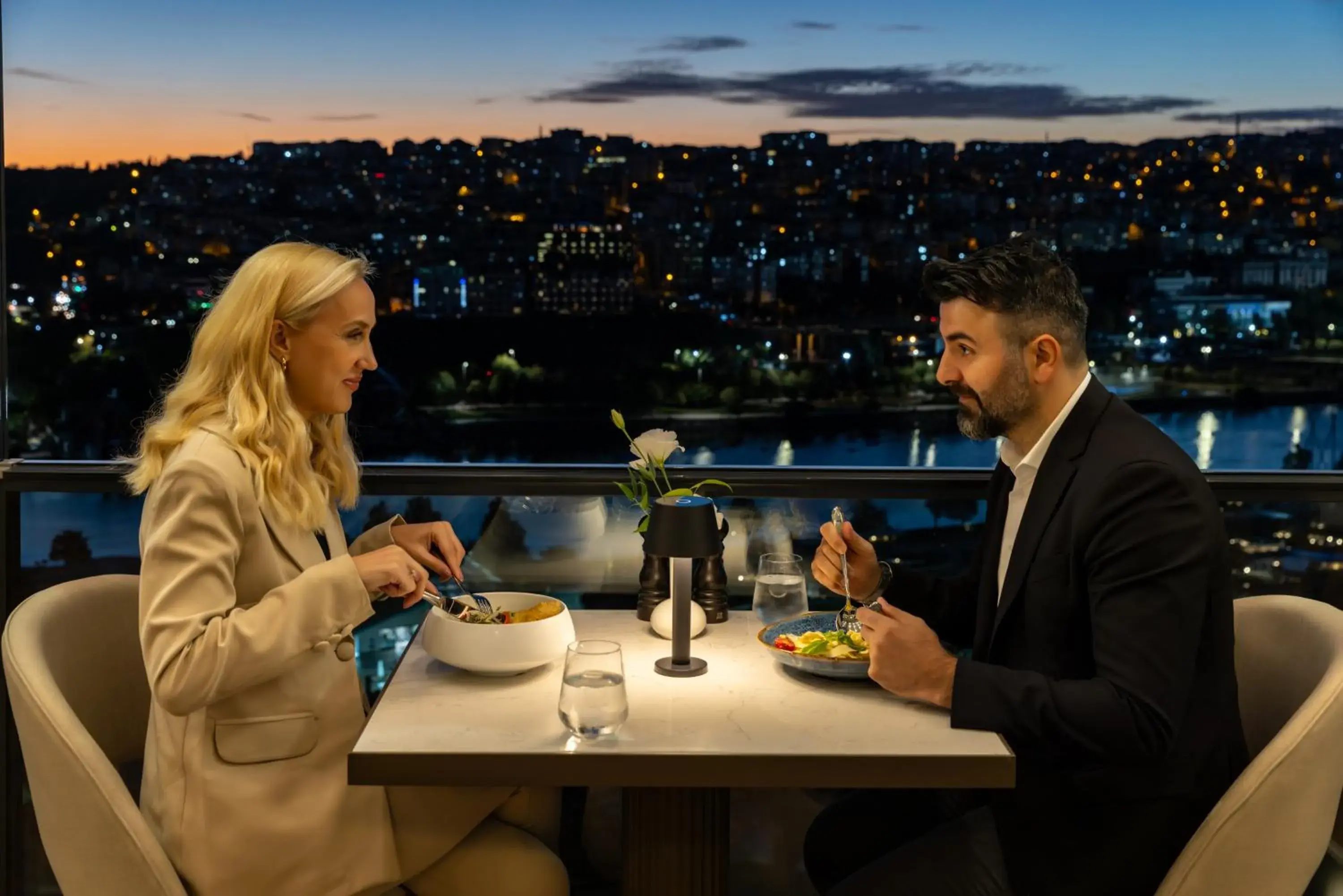 Restaurant/places to eat in Clarion Hotel Golden Horn