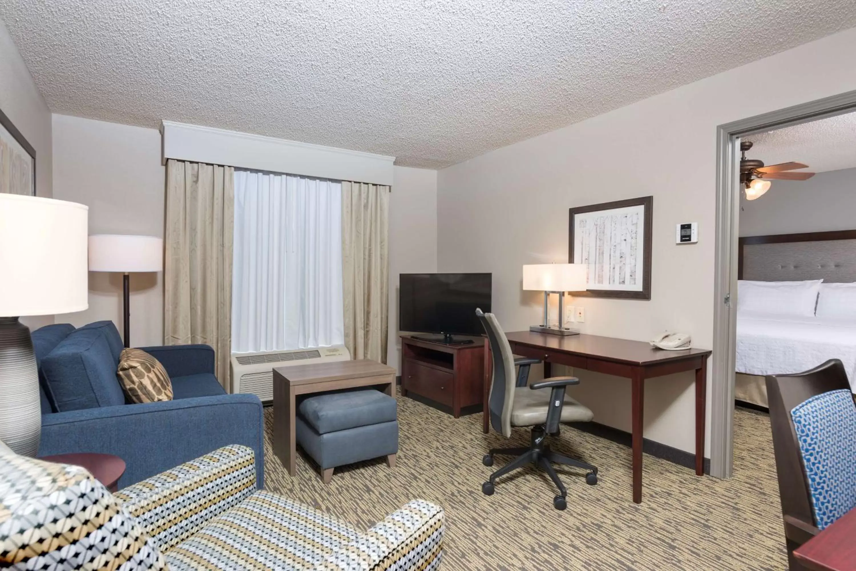 Bedroom, Seating Area in Homewood Suites by Hilton Indianapolis Northwest