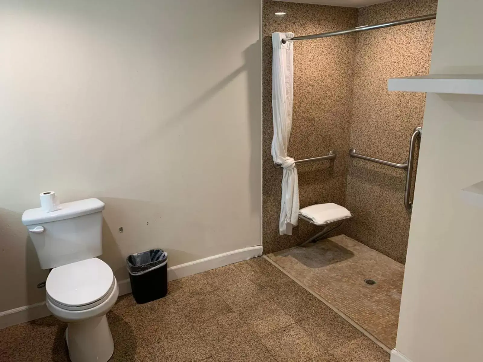 Shower, Bathroom in Motel 6 Vallejo, CA - Napa Valley