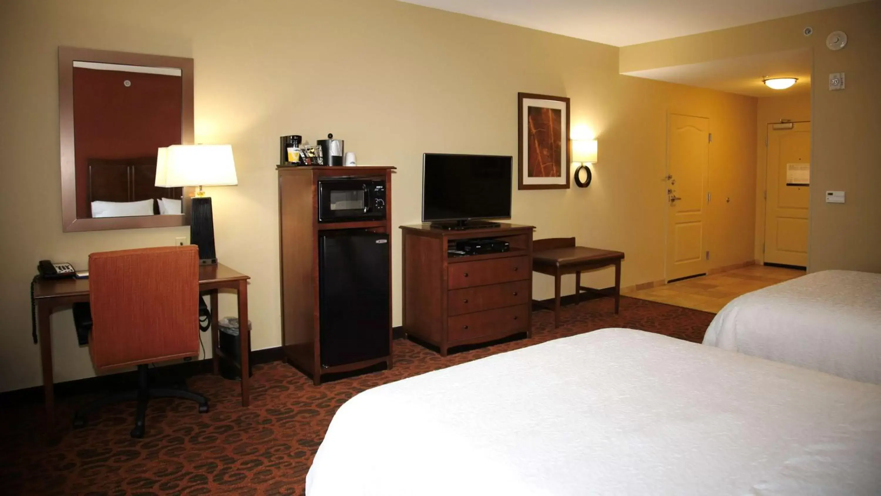 Bedroom, Bed in Hampton Inn Matamoras