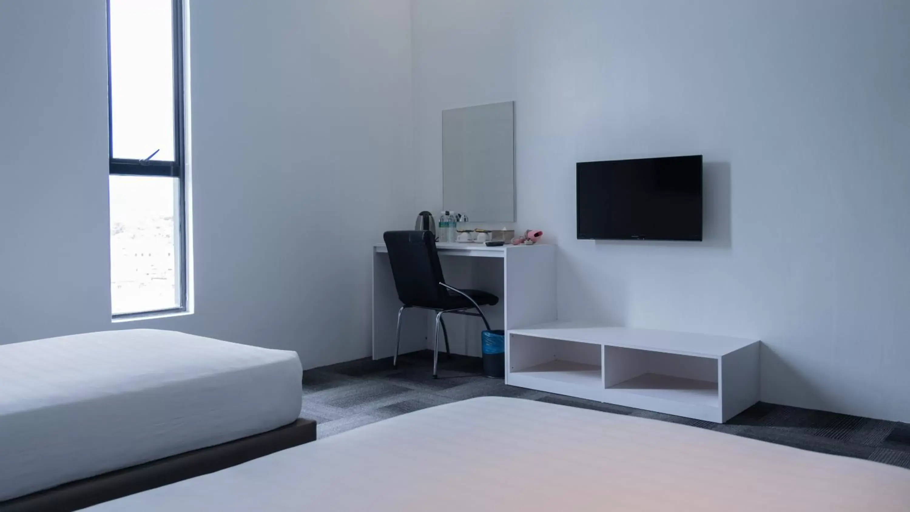 TV and multimedia, Bed in Beverly Hotel