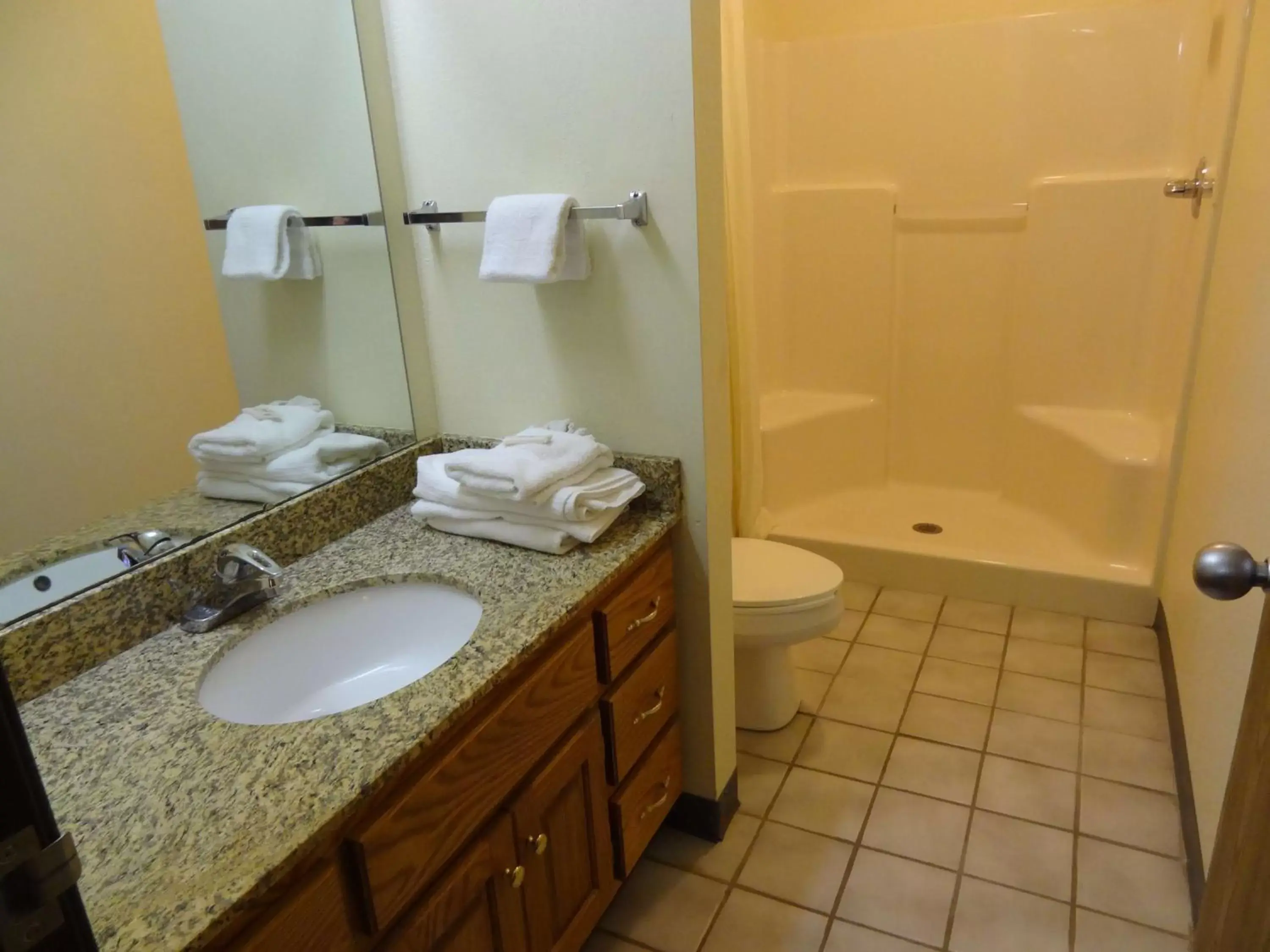 Bathroom in Portland Inn - Indiana