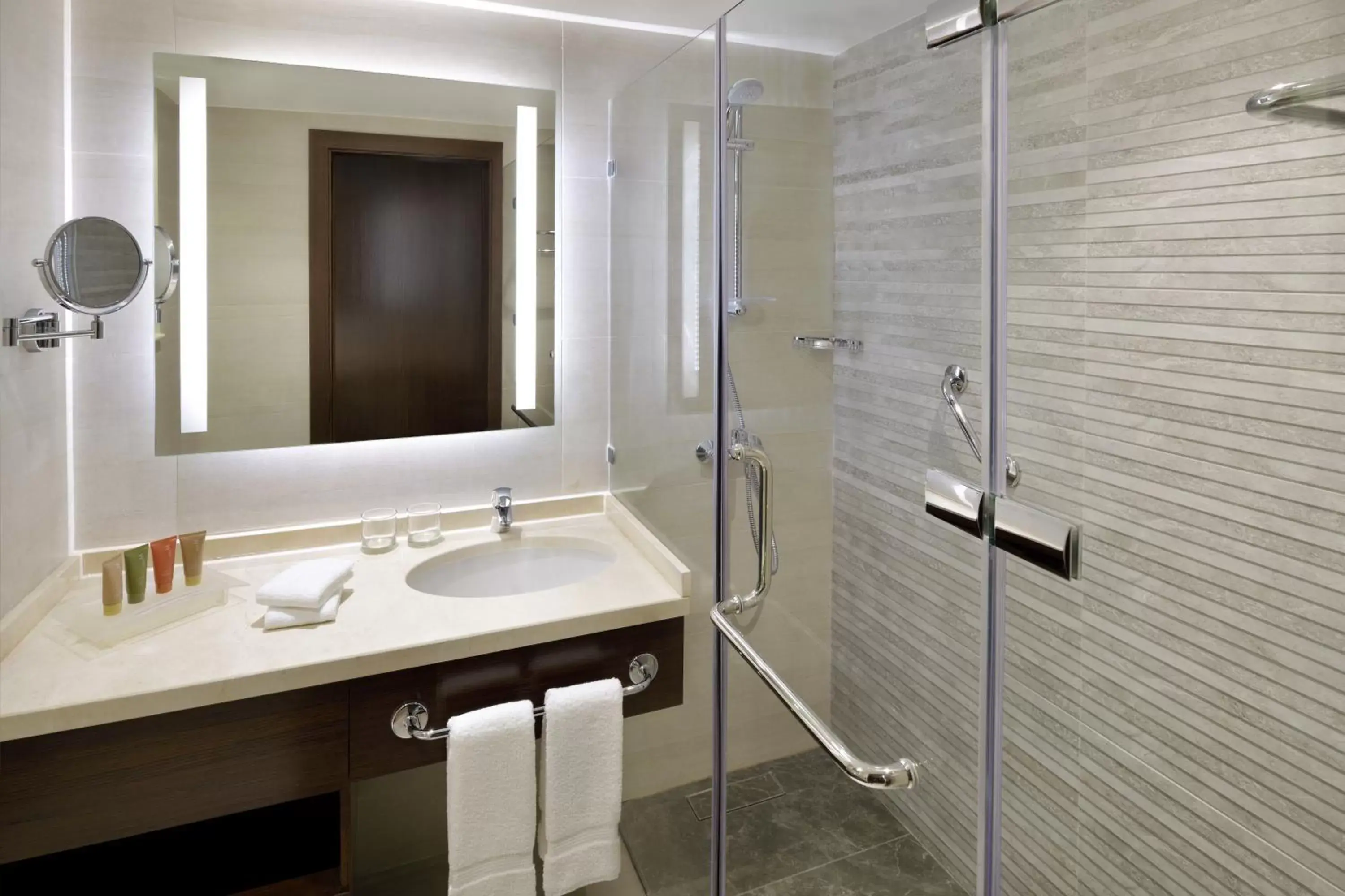 Shower, Bathroom in Mövenpick Hotel Amman