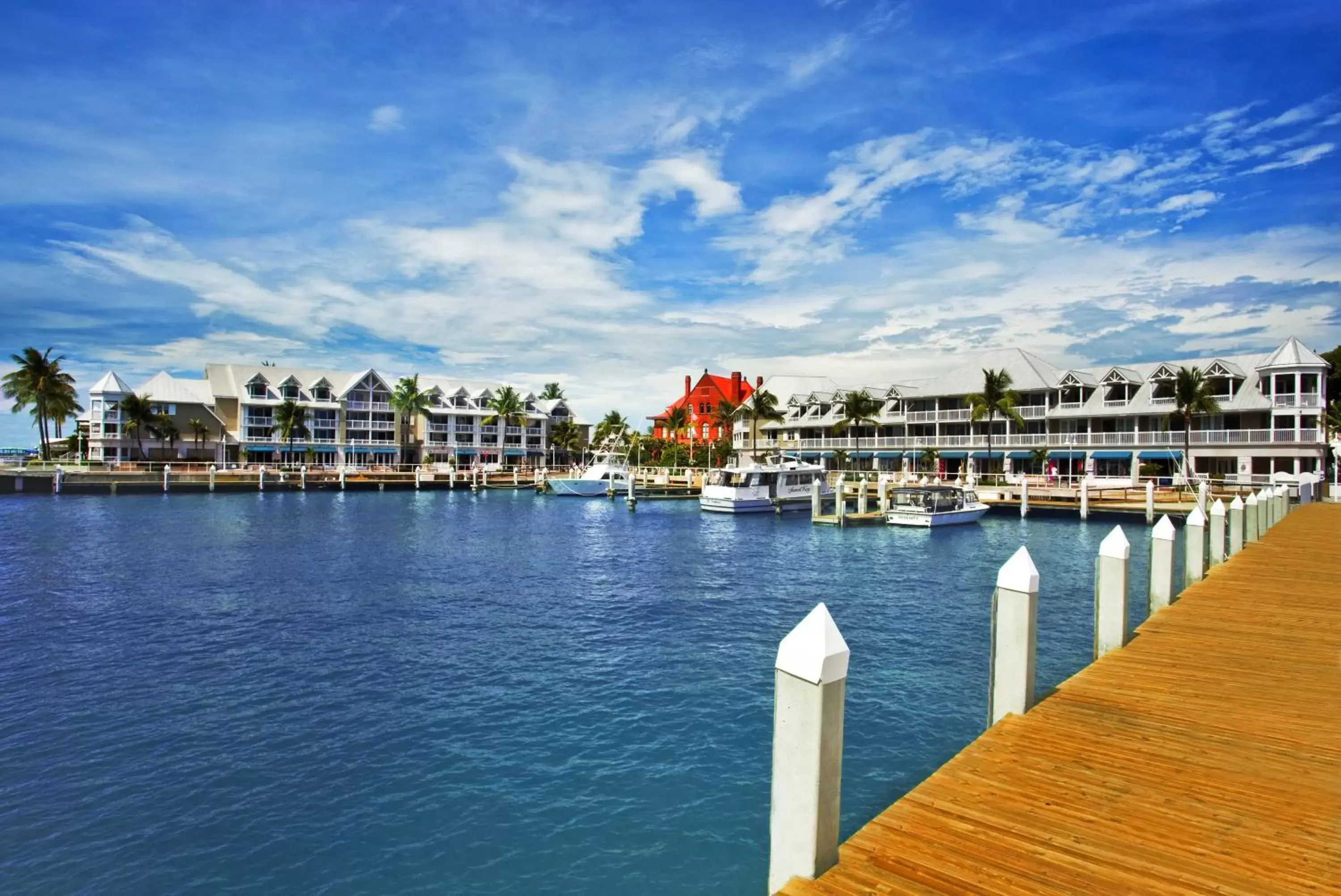 Area and facilities in Opal Key Resort & Marina