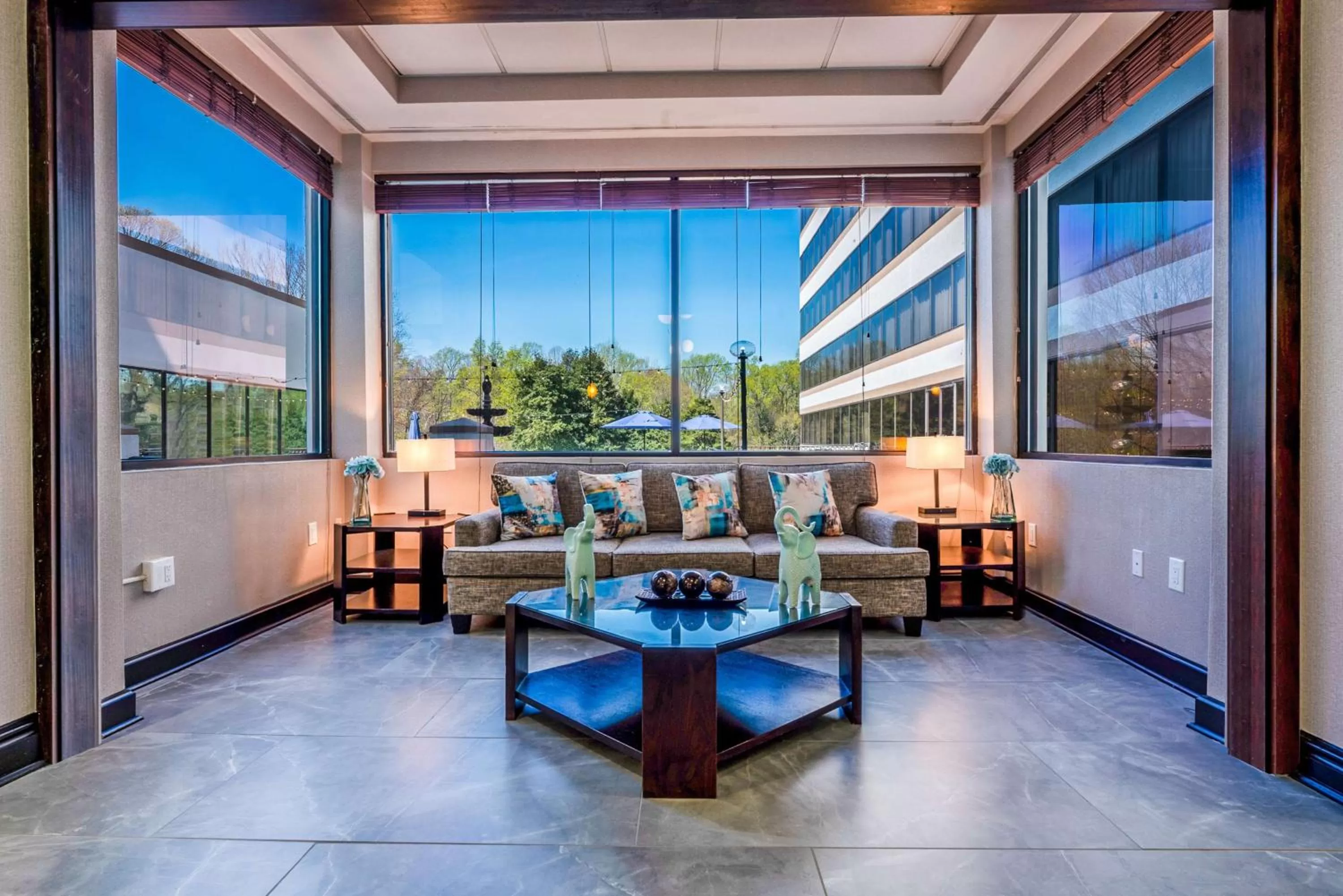 Lobby or reception in DoubleTree by Hilton South Charlotte Tyvola