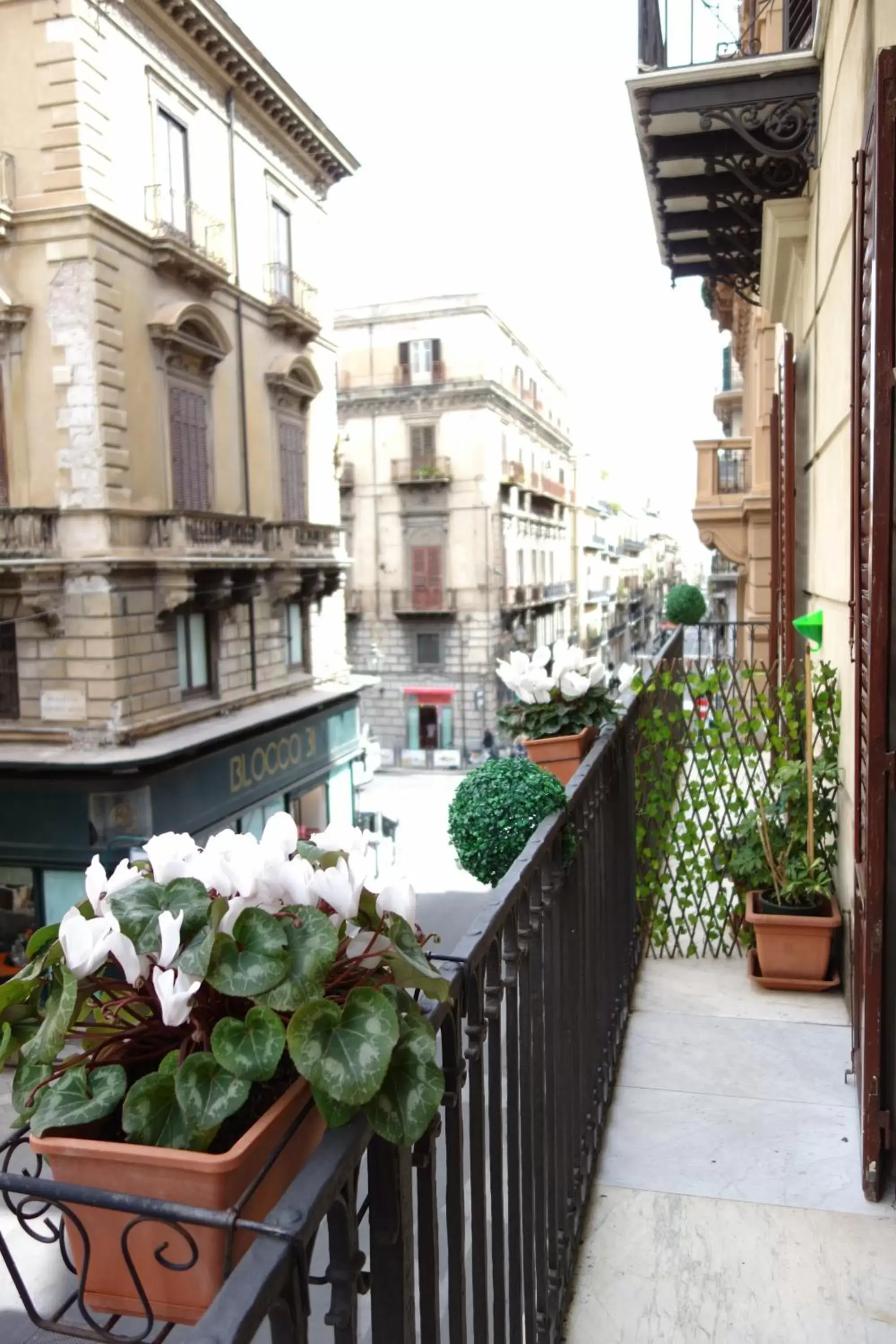Balcony/Terrace in Vittorio Emanuele Rooms di Prinzi