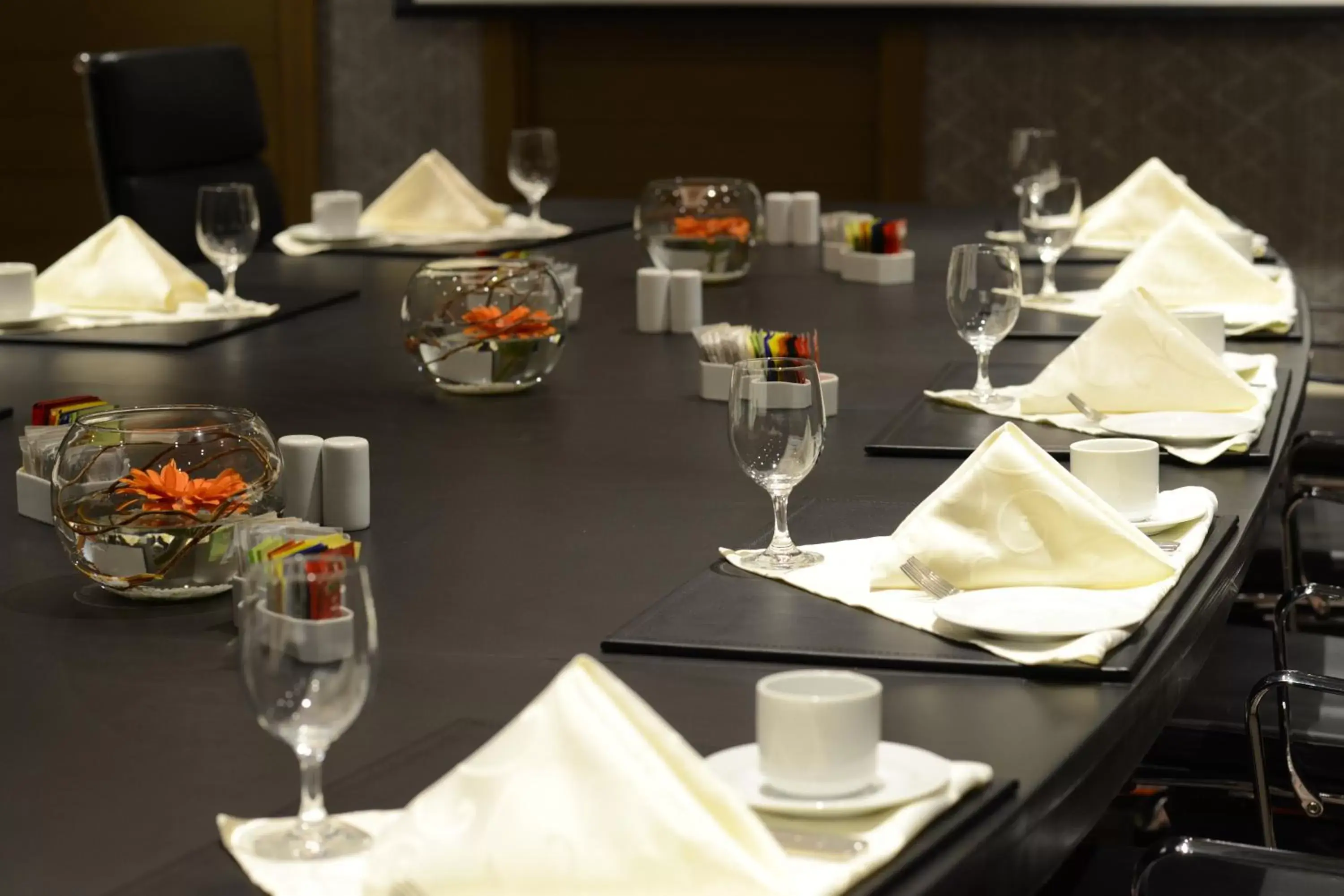 Meeting/conference room, Restaurant/Places to Eat in InterContinental Santiago, an IHG Hotel