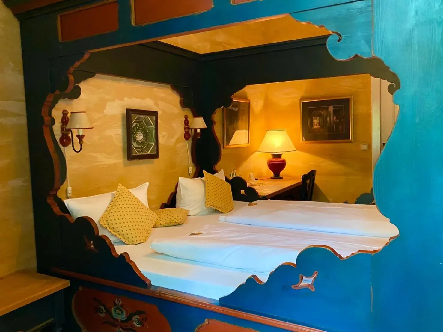 Bedroom, Bed in Hotel Kronprinz