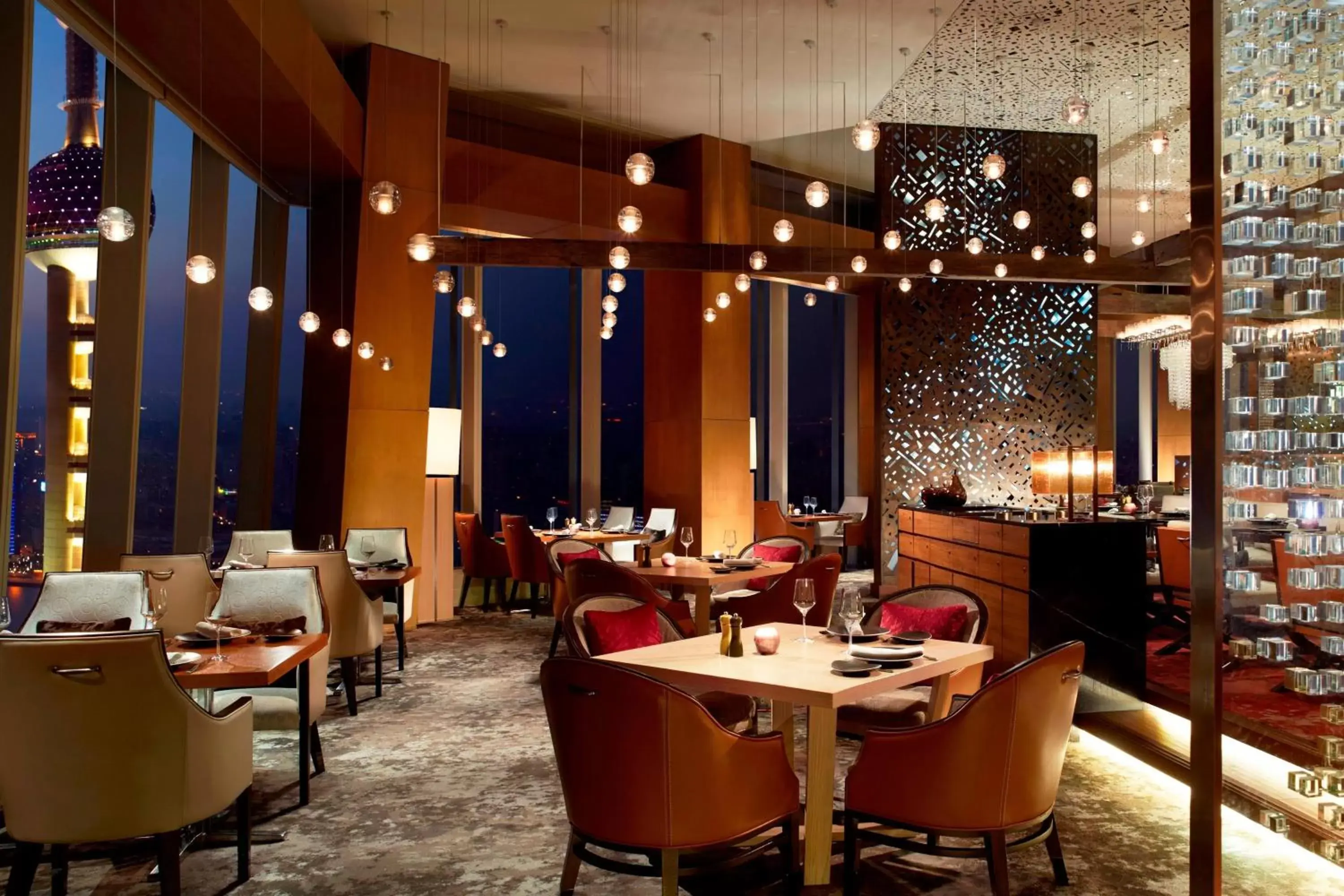 Restaurant/Places to Eat in The Ritz-Carlton Shanghai, Pudong