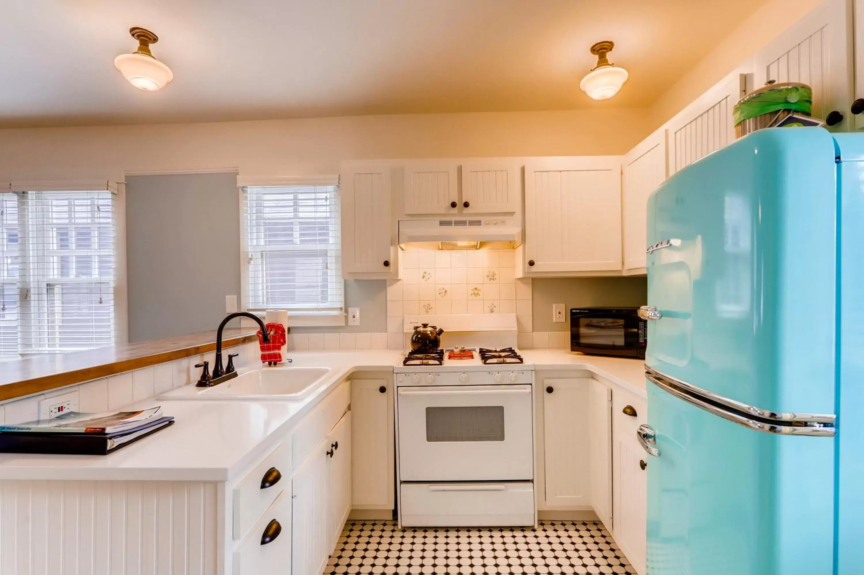 Kitchen or kitchenette, Kitchen/Kitchenette in Colorado Chautauqua Cottages