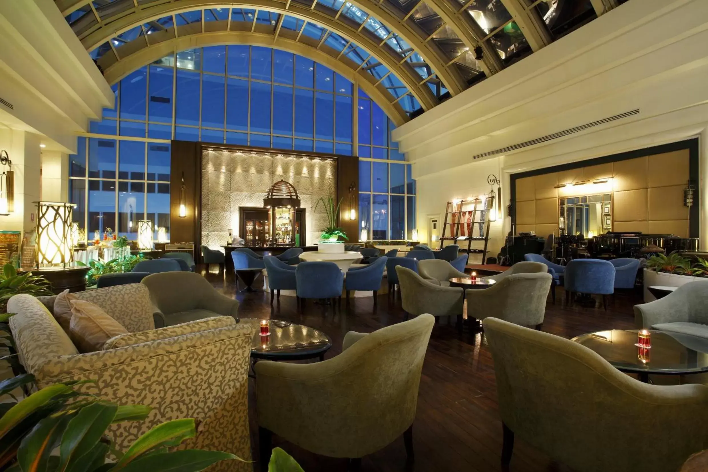 Restaurant/places to eat, Lounge/Bar in Centara Hotel Hat Yai