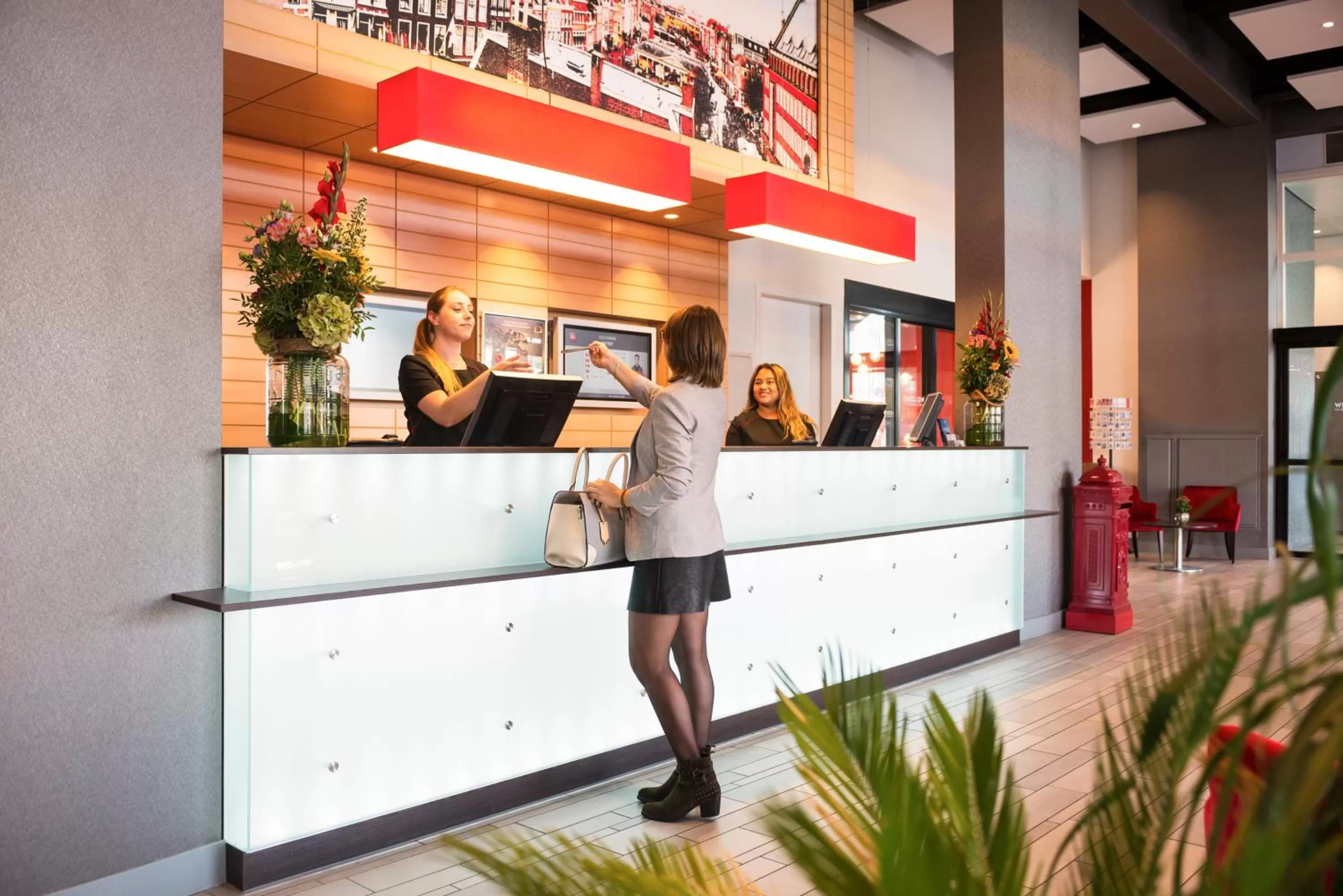 Lobby or reception in ibis Leiden Centre