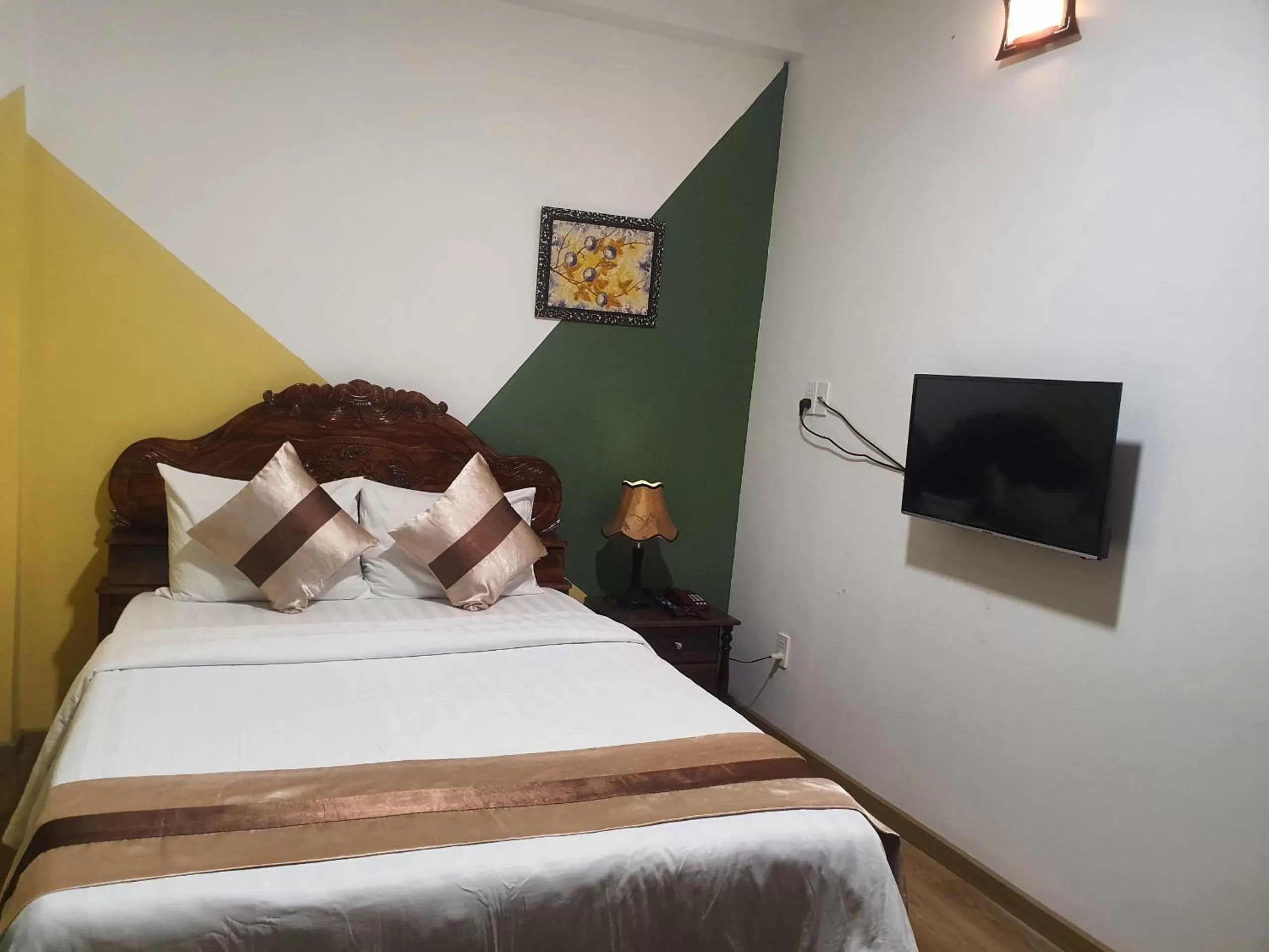 Bedroom, Bed in The 1- Tony saigon Hotel