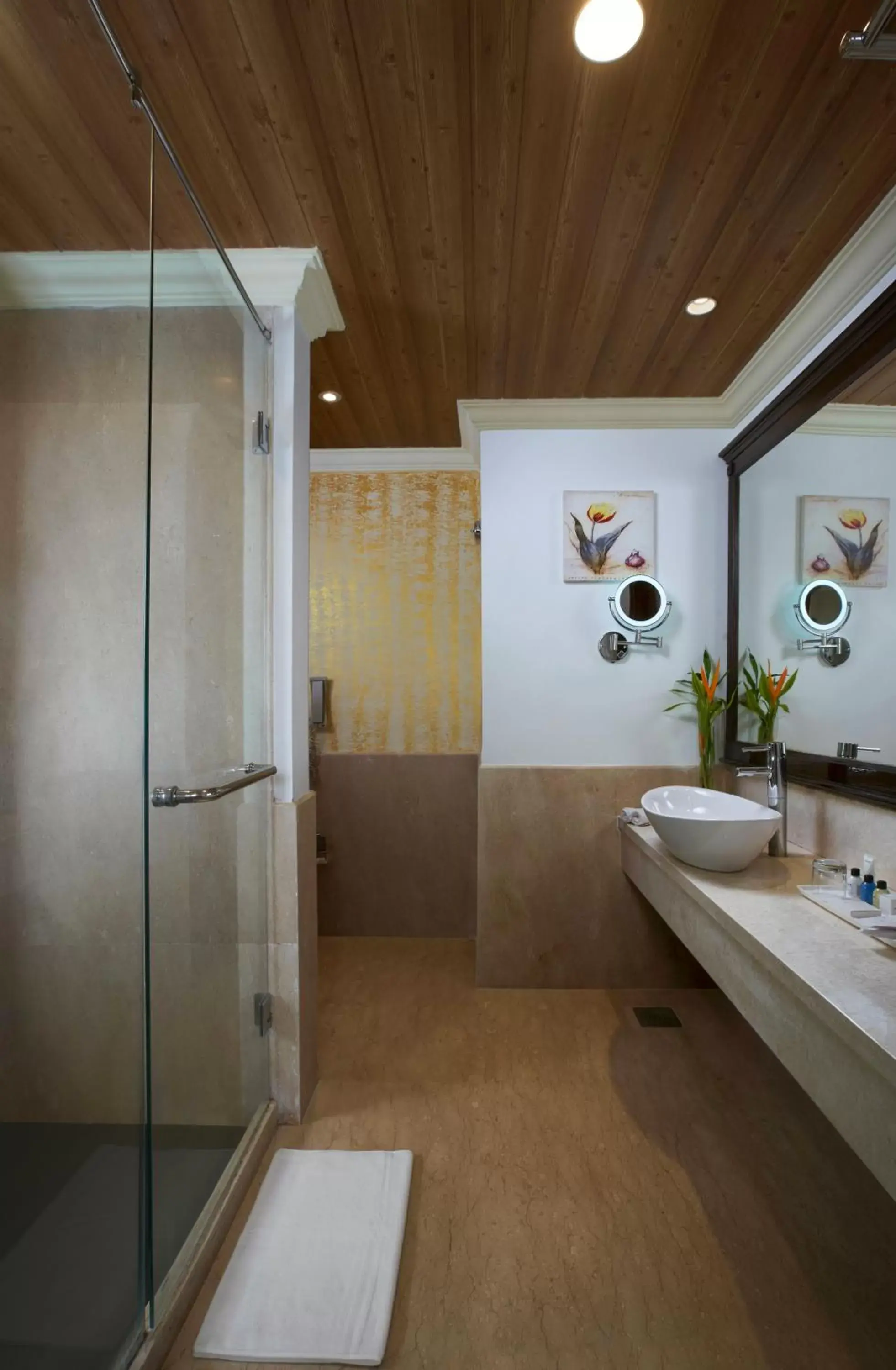 Bathroom in Radisson Blu Resort, Goa