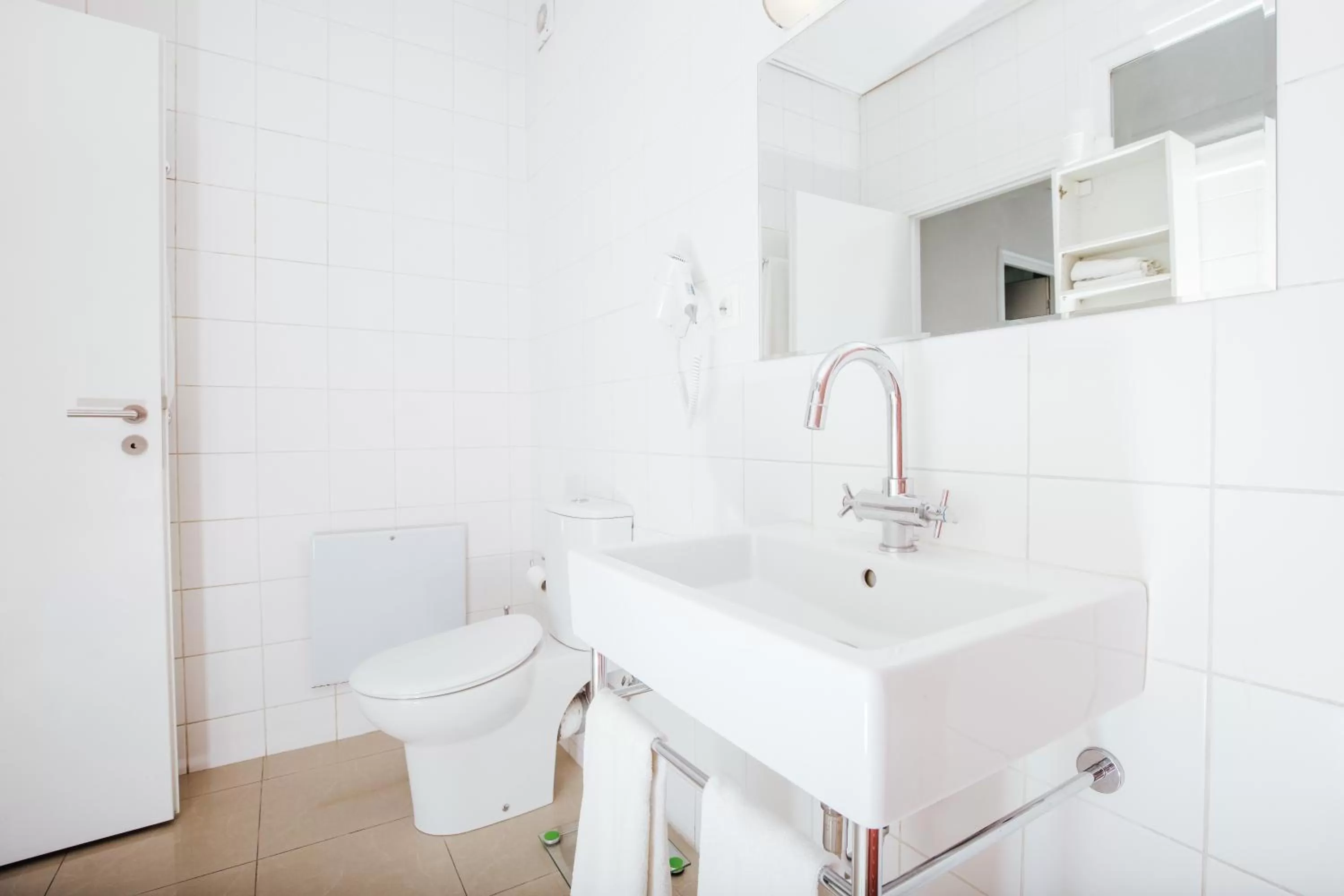 Bathroom in Athens Studios