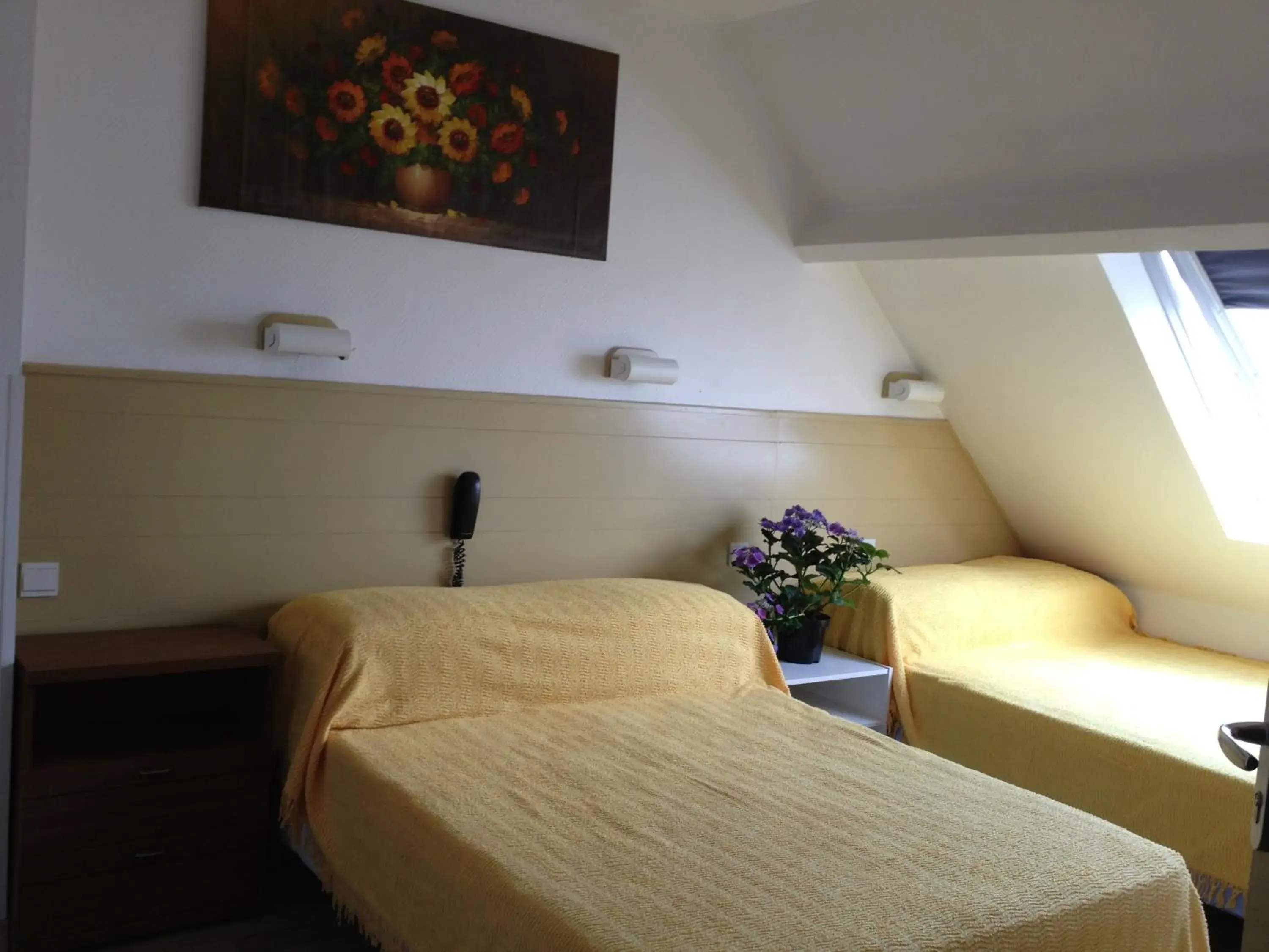 Bedroom, Bed in Hotel Paris Star