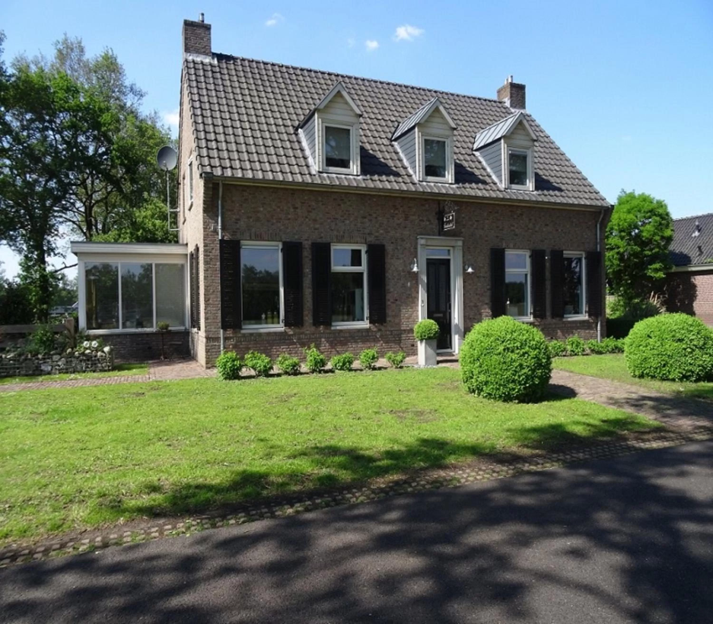 Property building in Brinkesdiek