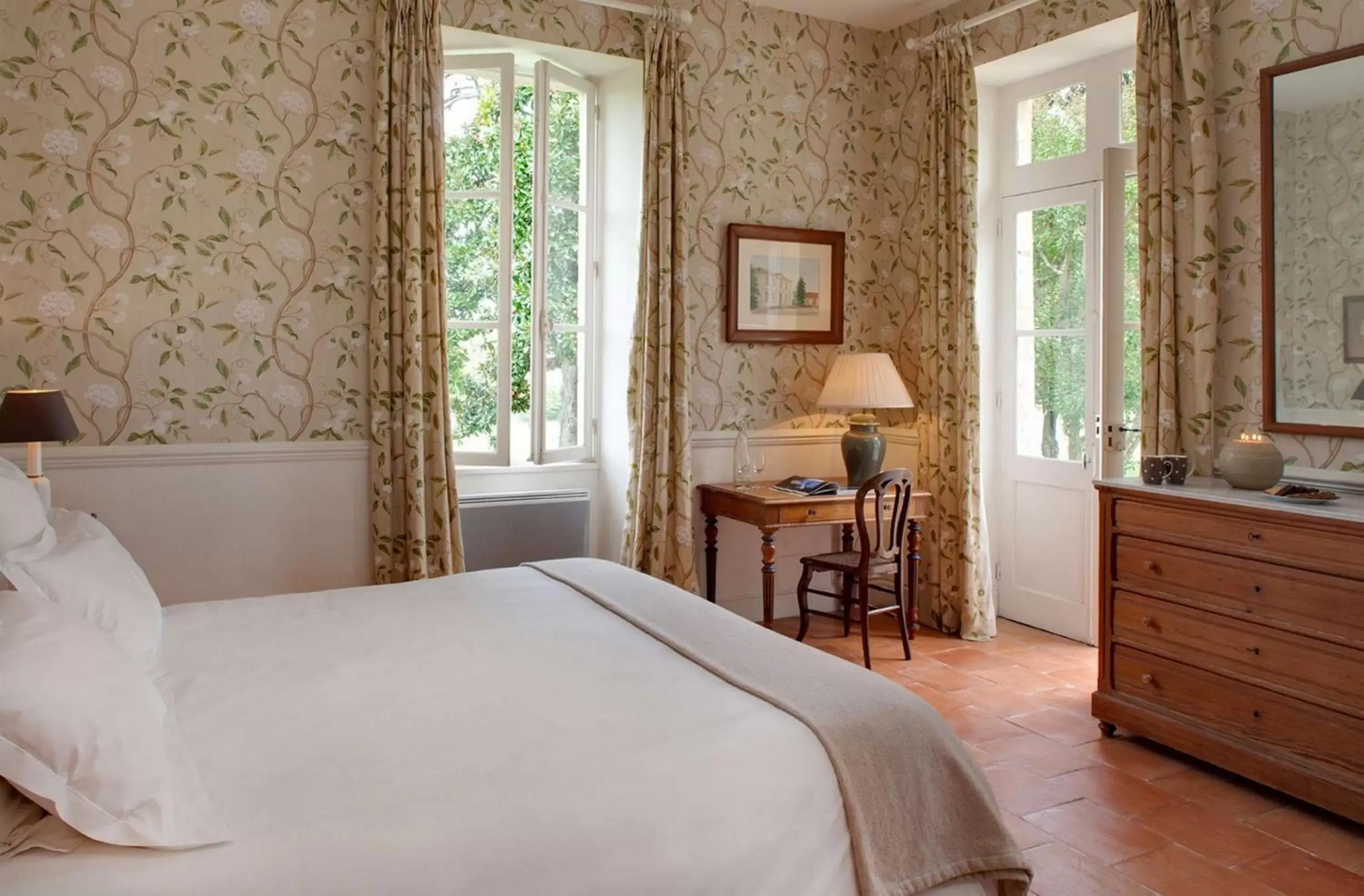 Bedroom, Bed in Château Ormes de Pez