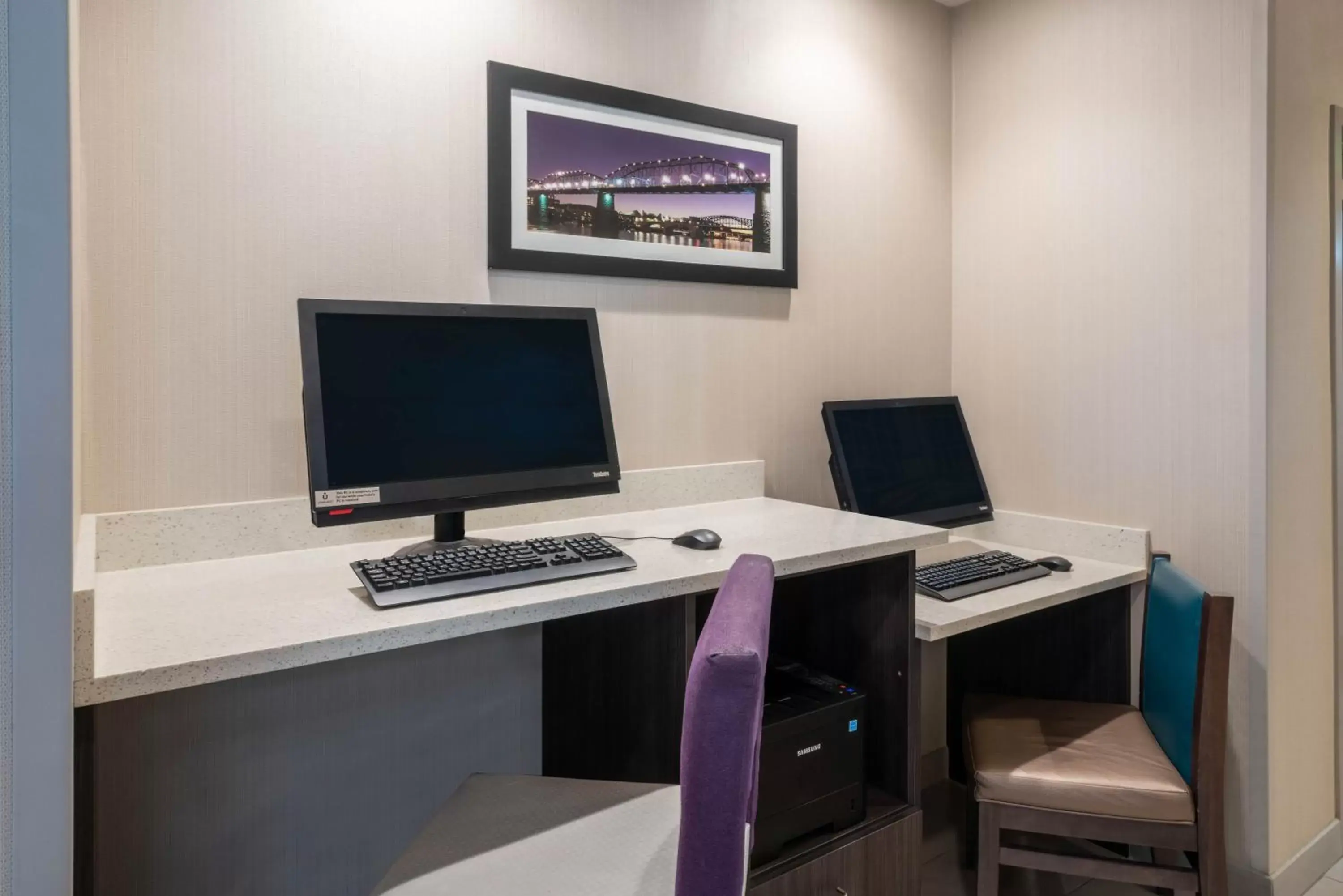 Business facilities in La Quinta by Wyndham Chattanooga - Lookout Mtn