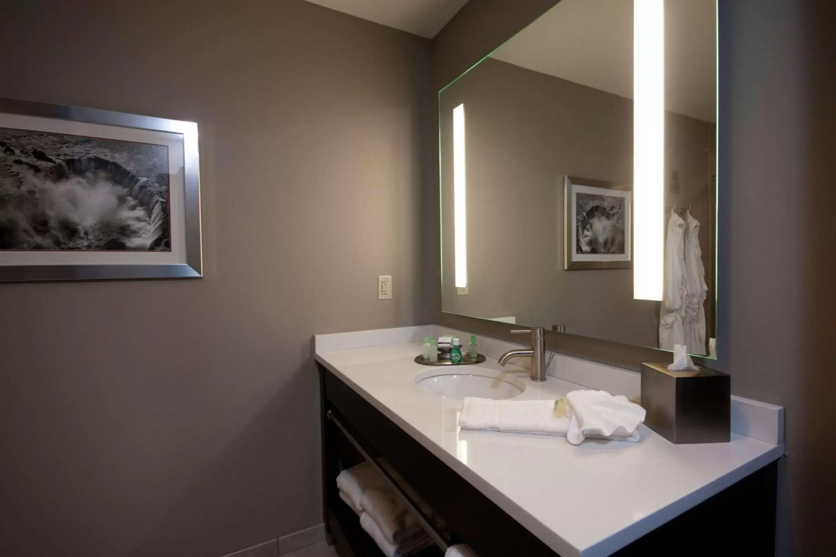 Bathroom in The Giacomo, Ascend Hotel Collection