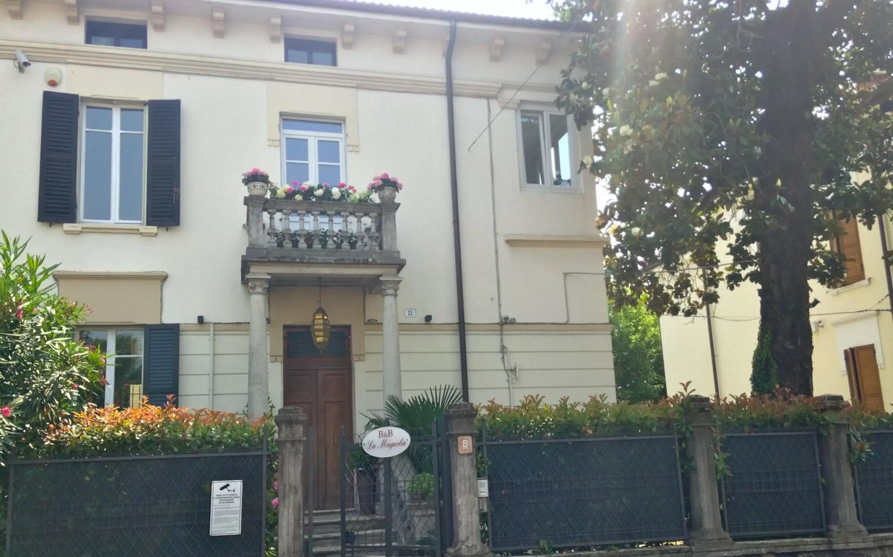 Facade/entrance, Property Building in B&B Magnolia