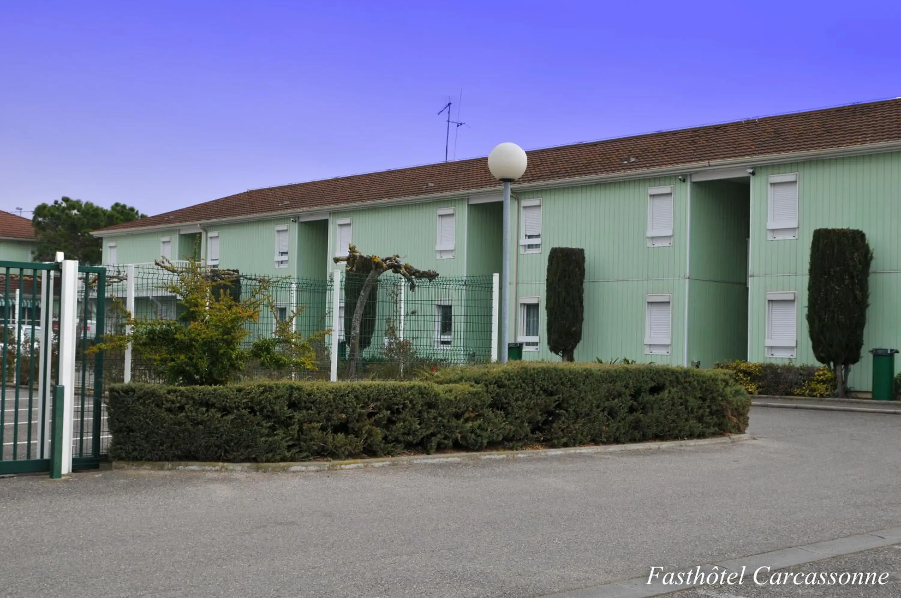 Facade/entrance, Property Building in Fasthotel Carcassonne