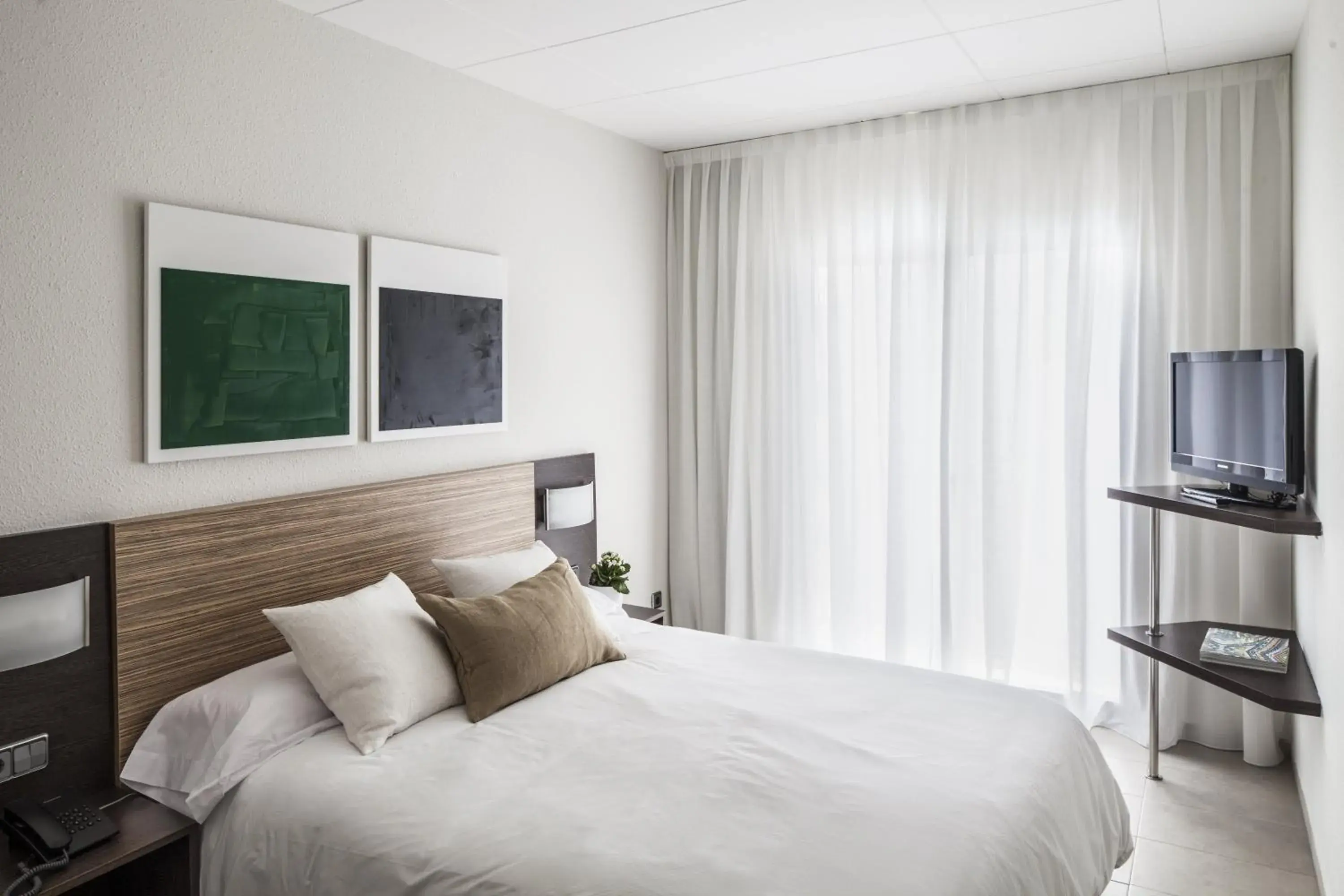 Photo of the whole room, Bed in Aqua Hotel Bertran Park