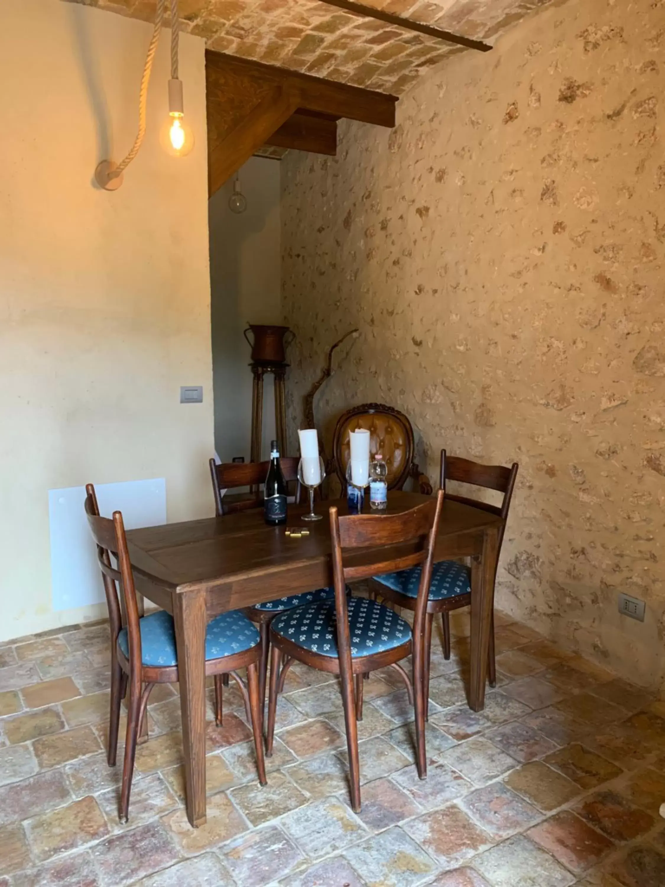 Dining Area in Charme in Perillis