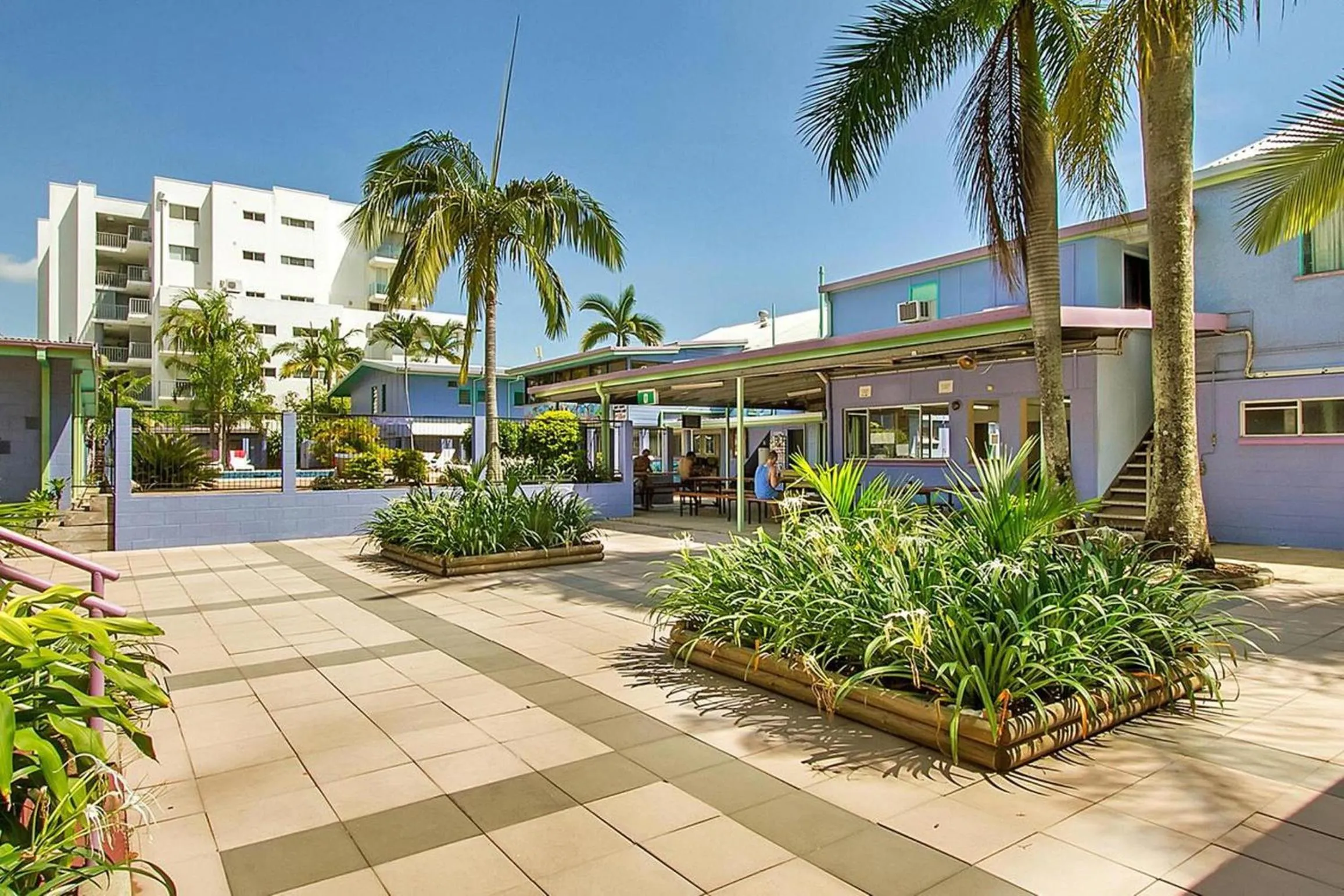 Facade/entrance in Caravella Backpackers