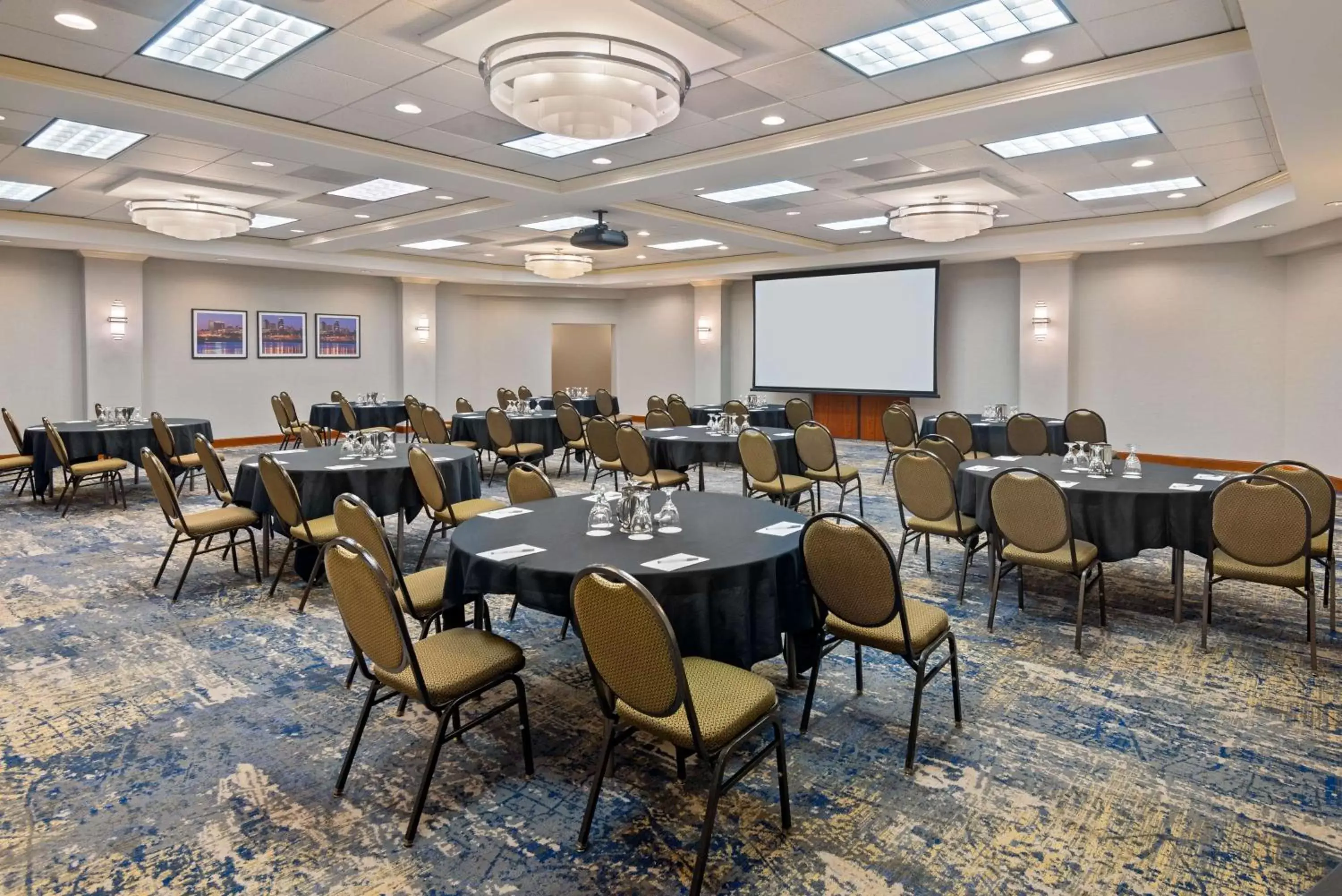 Meeting/conference room in Hampton Inn & Suites Country Club Plaza