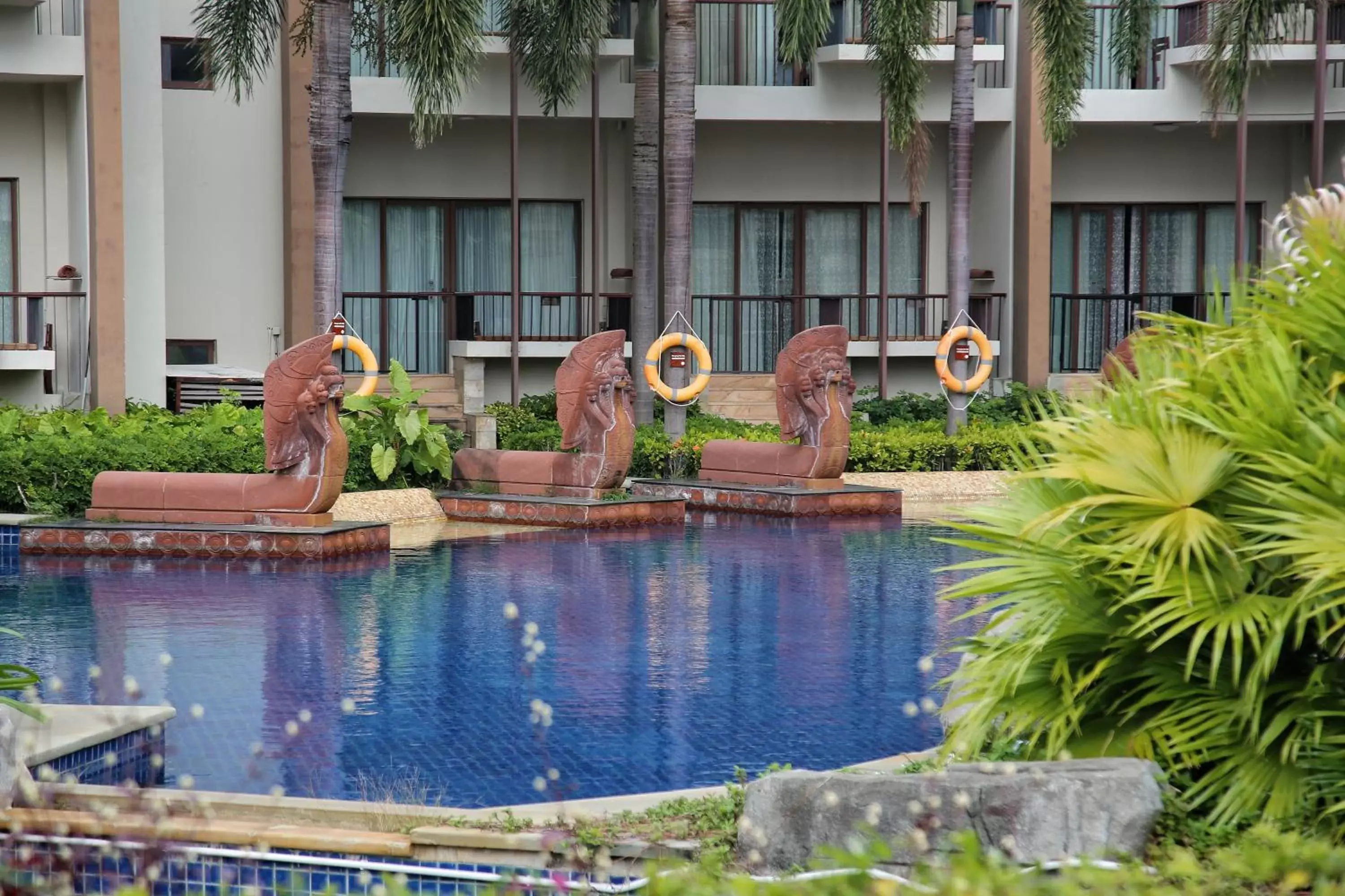 Swimming pool in Pullman Sanya Yalong Bay Villas & Resort