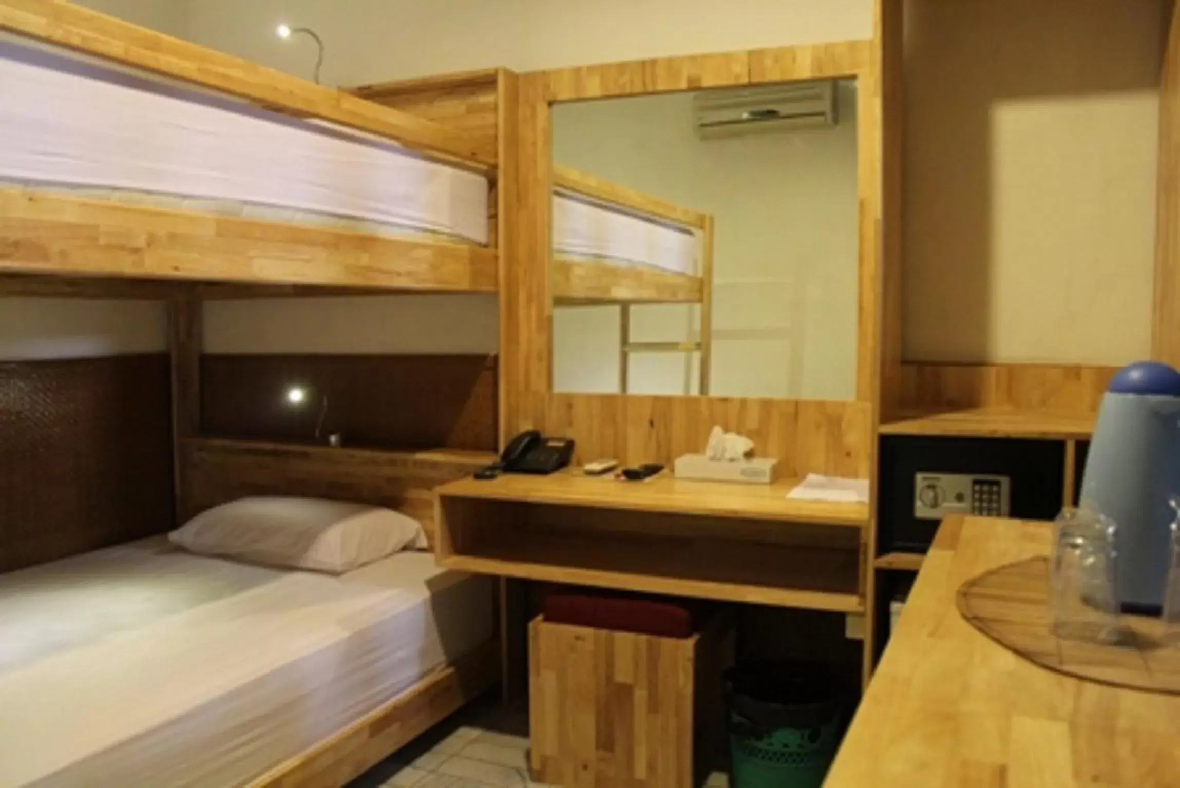 Photo of the whole room, Bed in Hotel Karthi Kuta Photo of the whole room, Bed in Hotel Karthi Kuta